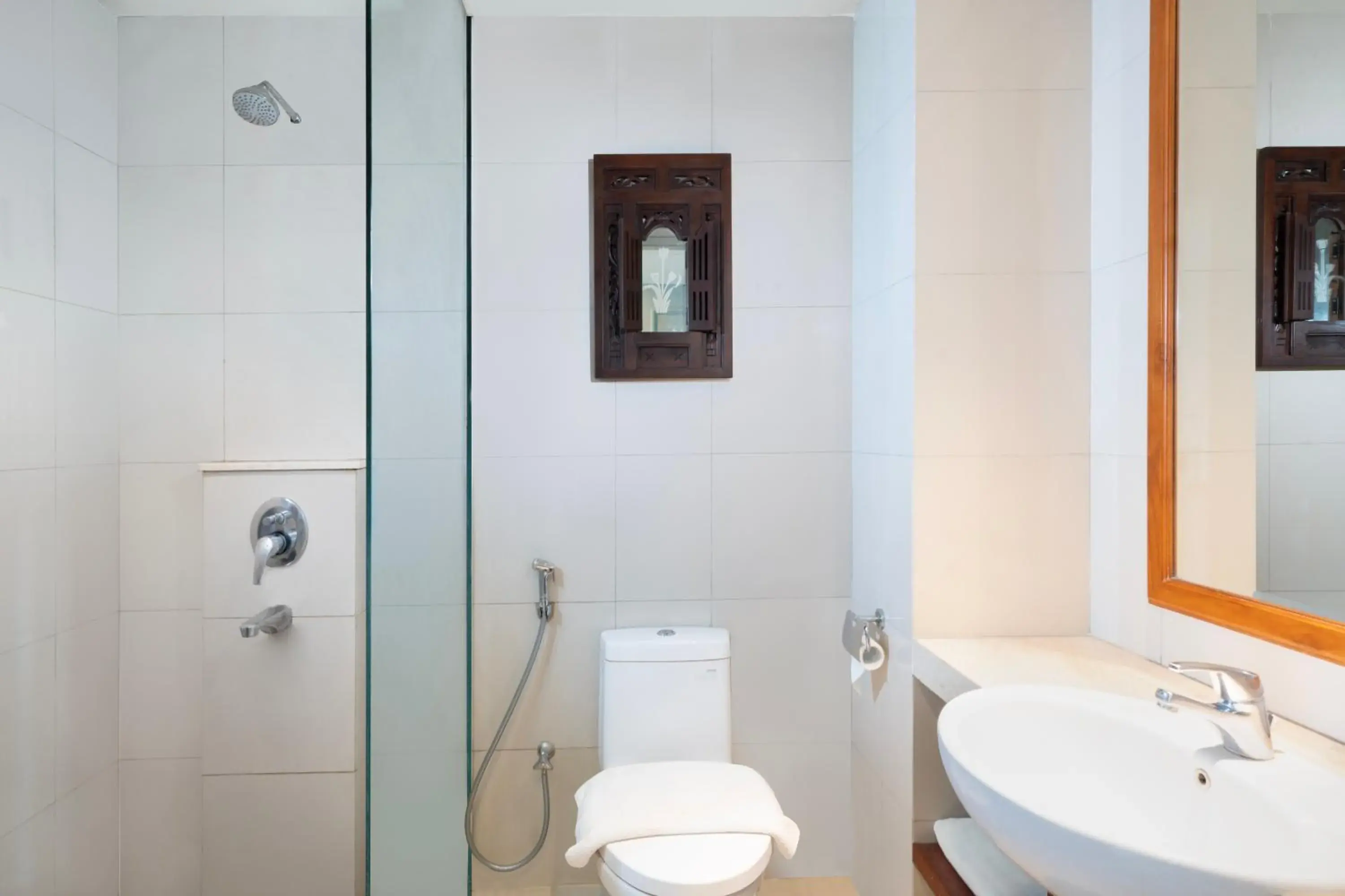 Deluxe Twin Room with Pool View in Hotel Indies Heritage Prawirotaman Deluxe Twin Room with Pool View in Hotel Indies Heritage Prawirotaman