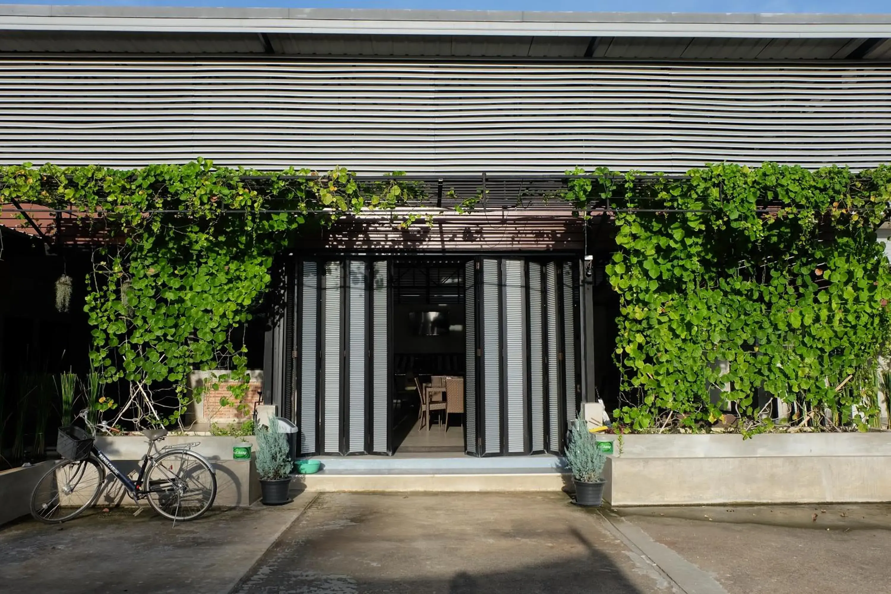 Facade/entrance in The Loft @Chiangrai Facade/entrance in The Loft @Chiangrai