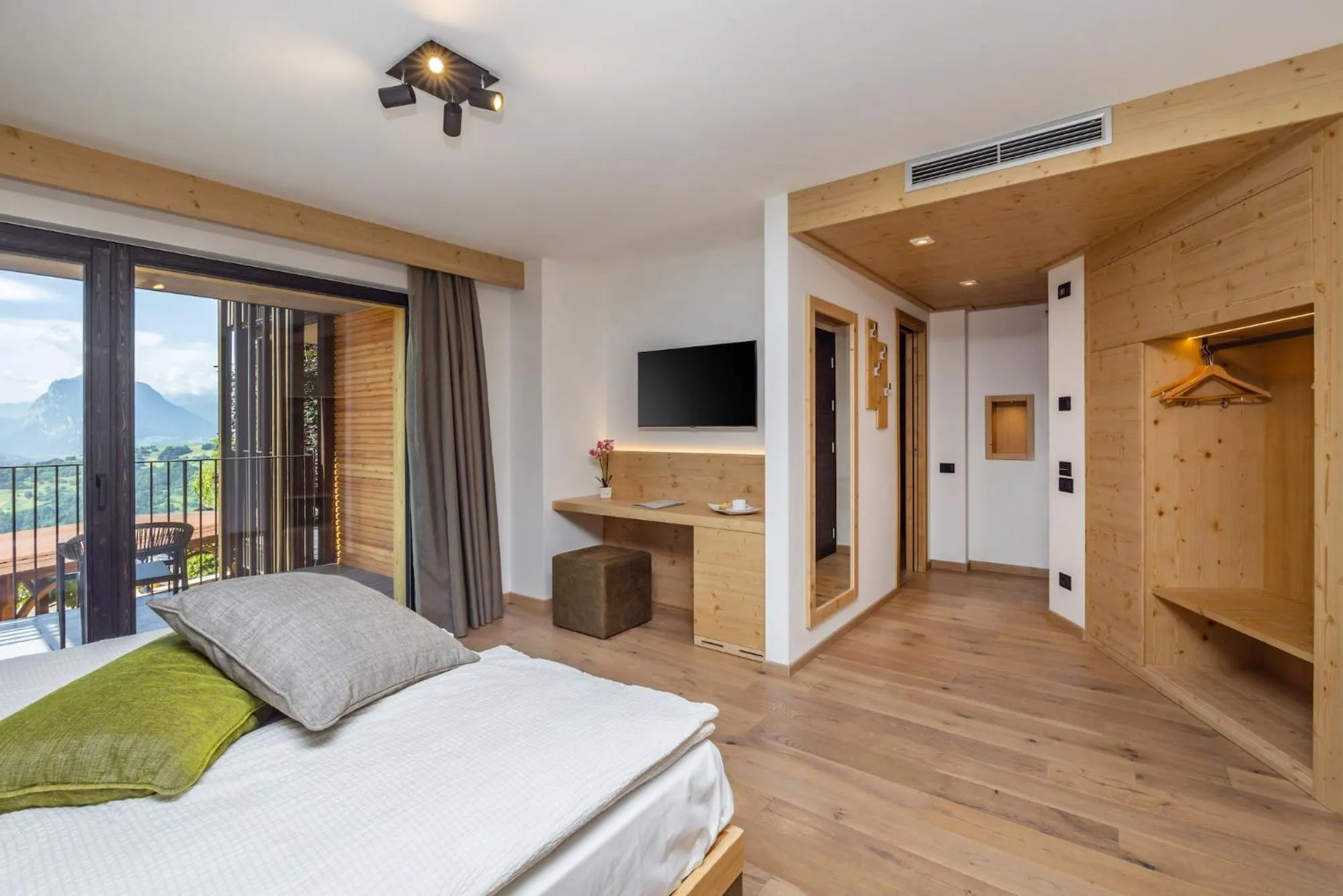 Bedroom, Bed in Miravalle