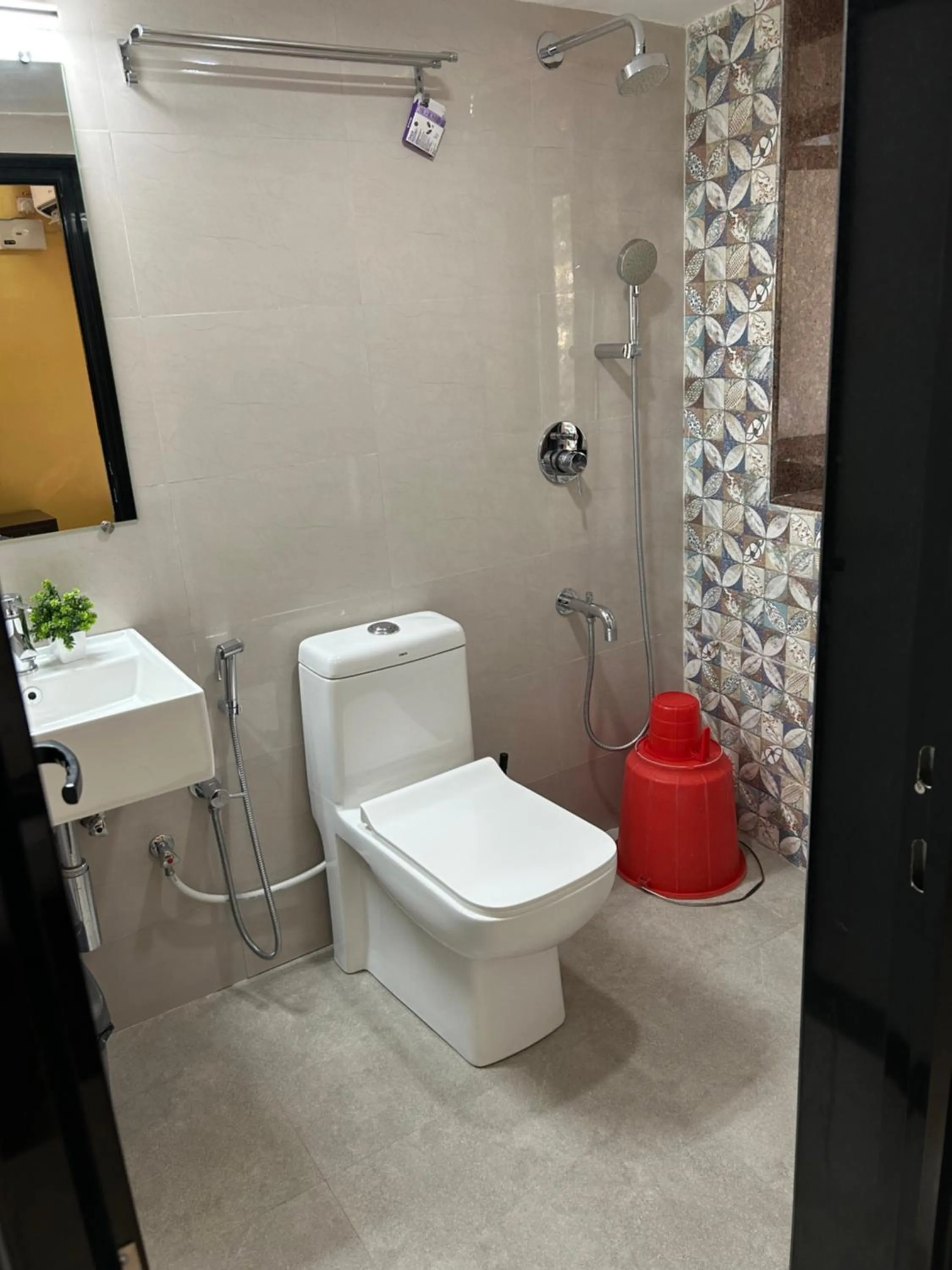 Shower in Fatima Guest House
