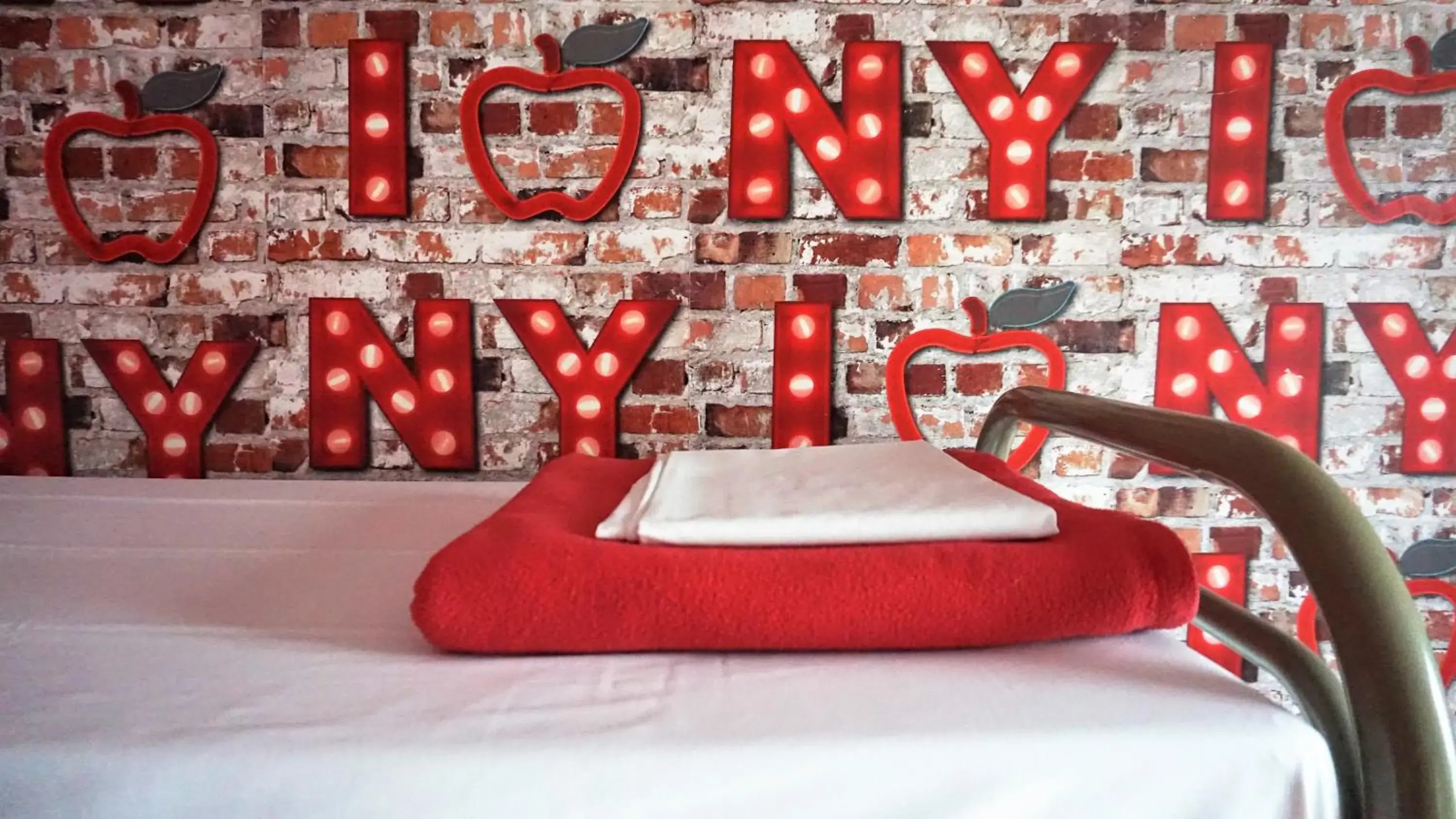 Quadruple Room in Oops! Latin quarter by Hiphophostels Quadruple Room in Oops! Latin quarter by Hiphophostels