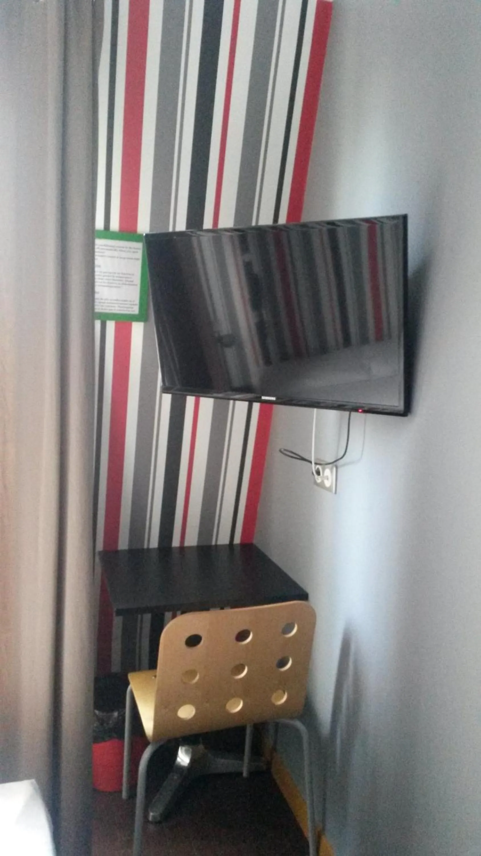 TV and multimedia in Oops! Latin quarter by Hiphophostels