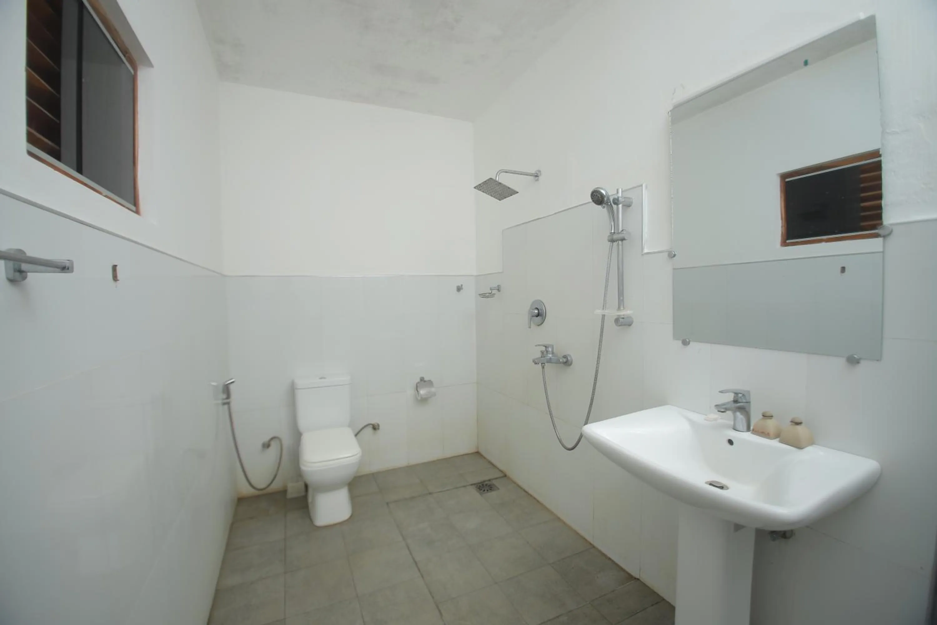 Shower in Birdsong Leisure Resort