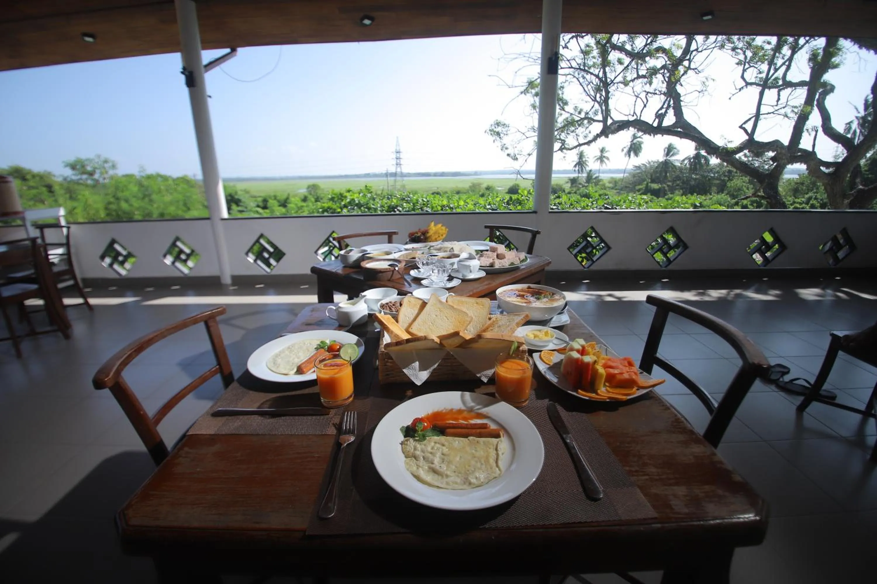 Restaurant/places to eat in Birdsong Leisure Resort