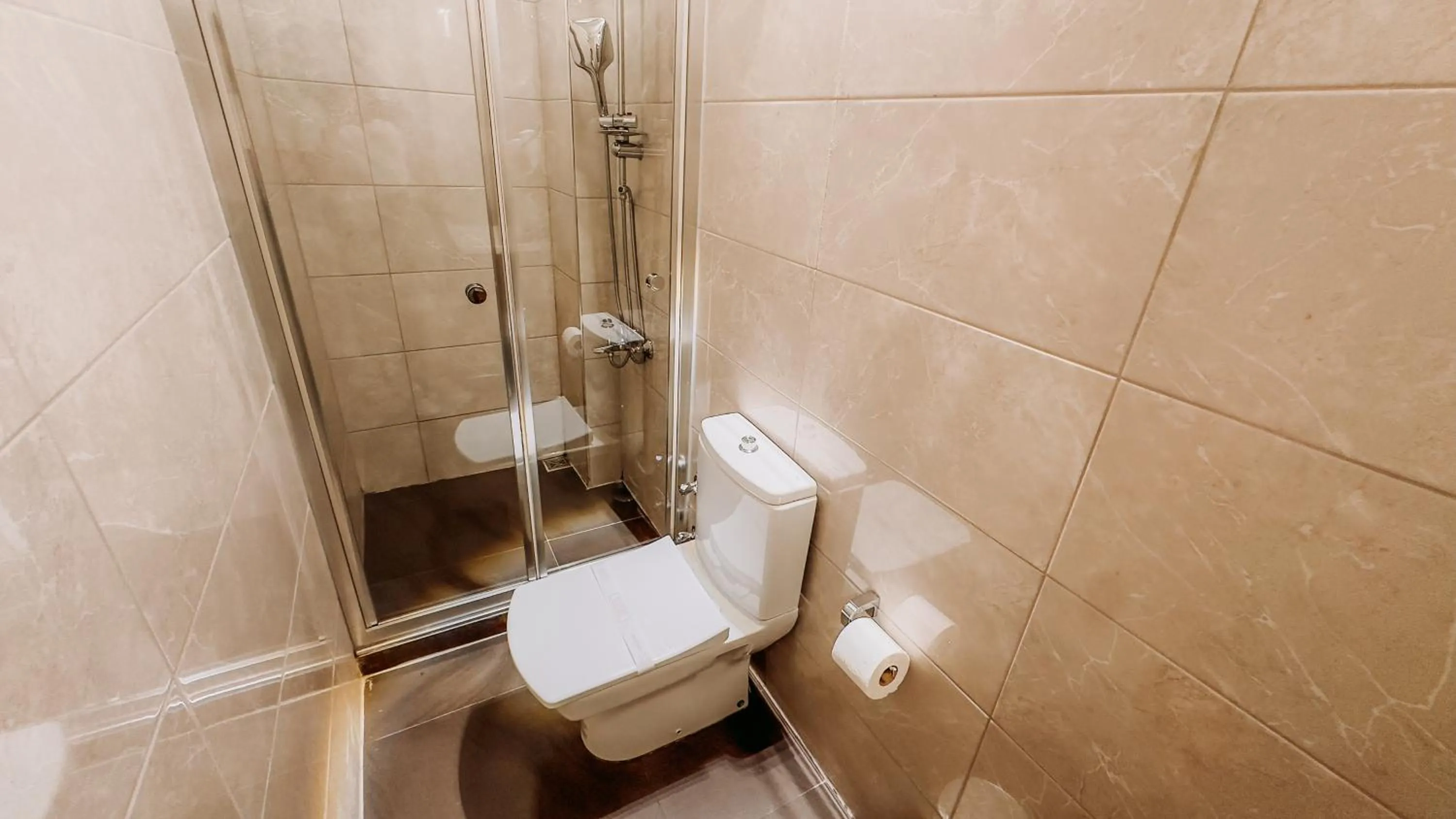 Shower in L'Agora Old Town Hotel & Bazaar