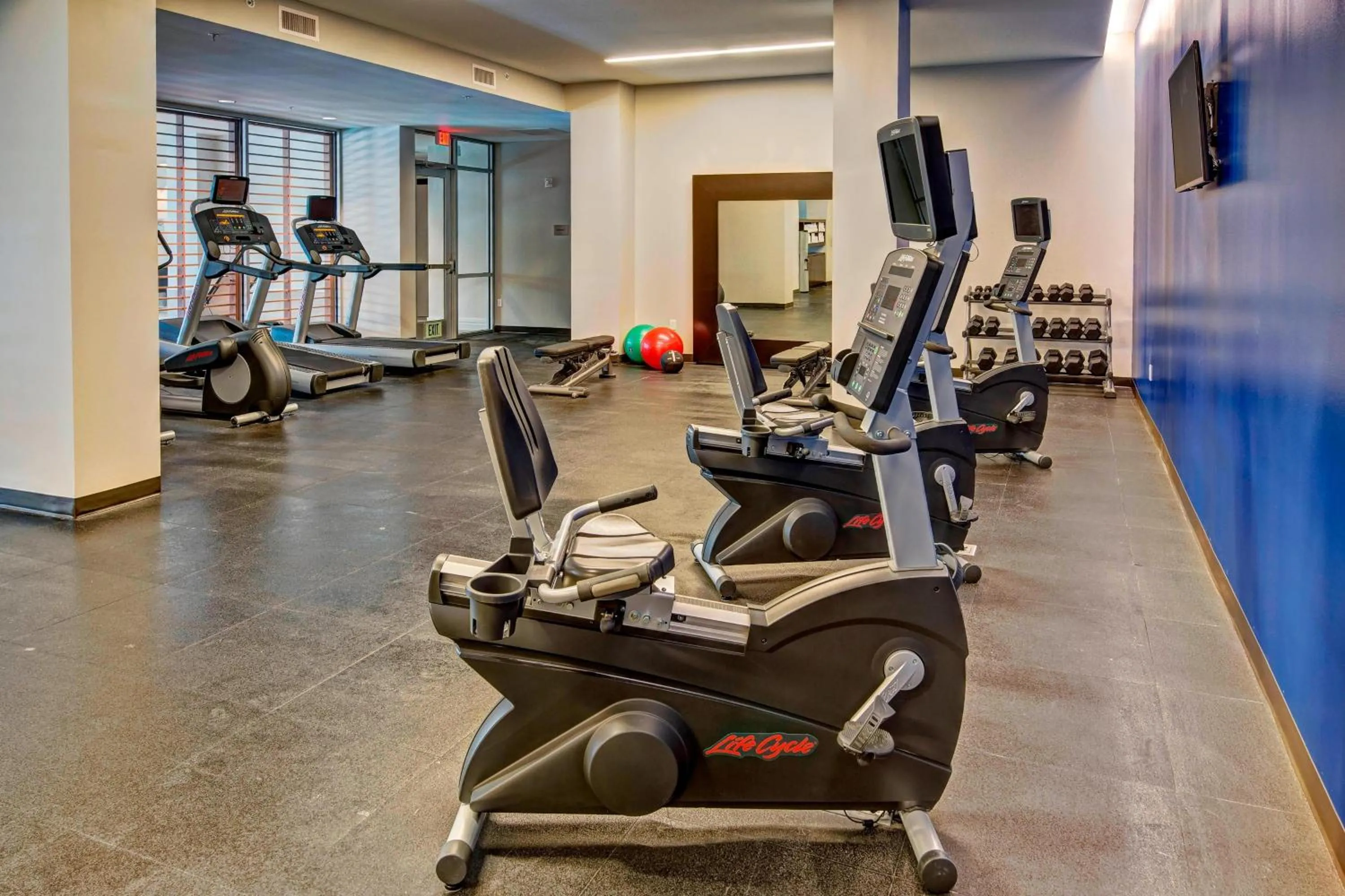 Fitness centre/facilities in Courtyard by Marriott Kansas City Downtown/Convention Center