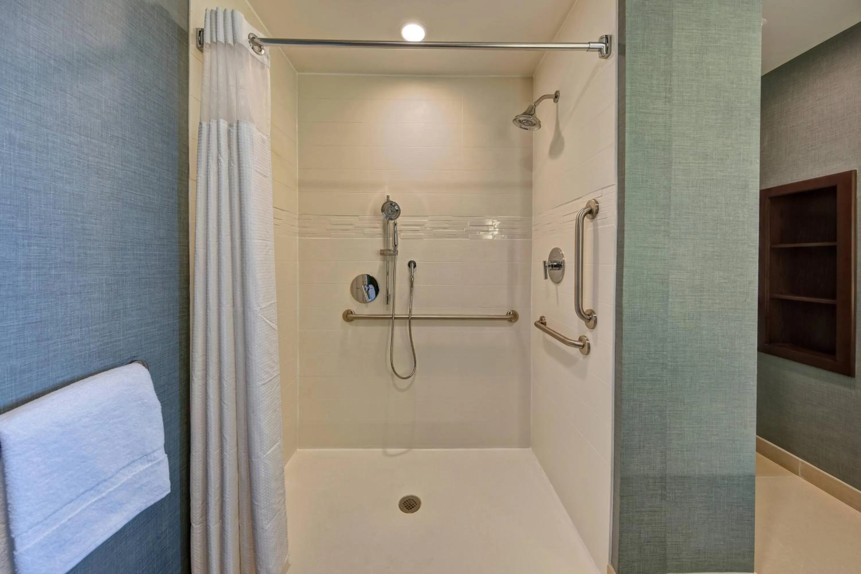 Bathroom in Residence Inn by Marriott Kansas City Downtown/Convention Center