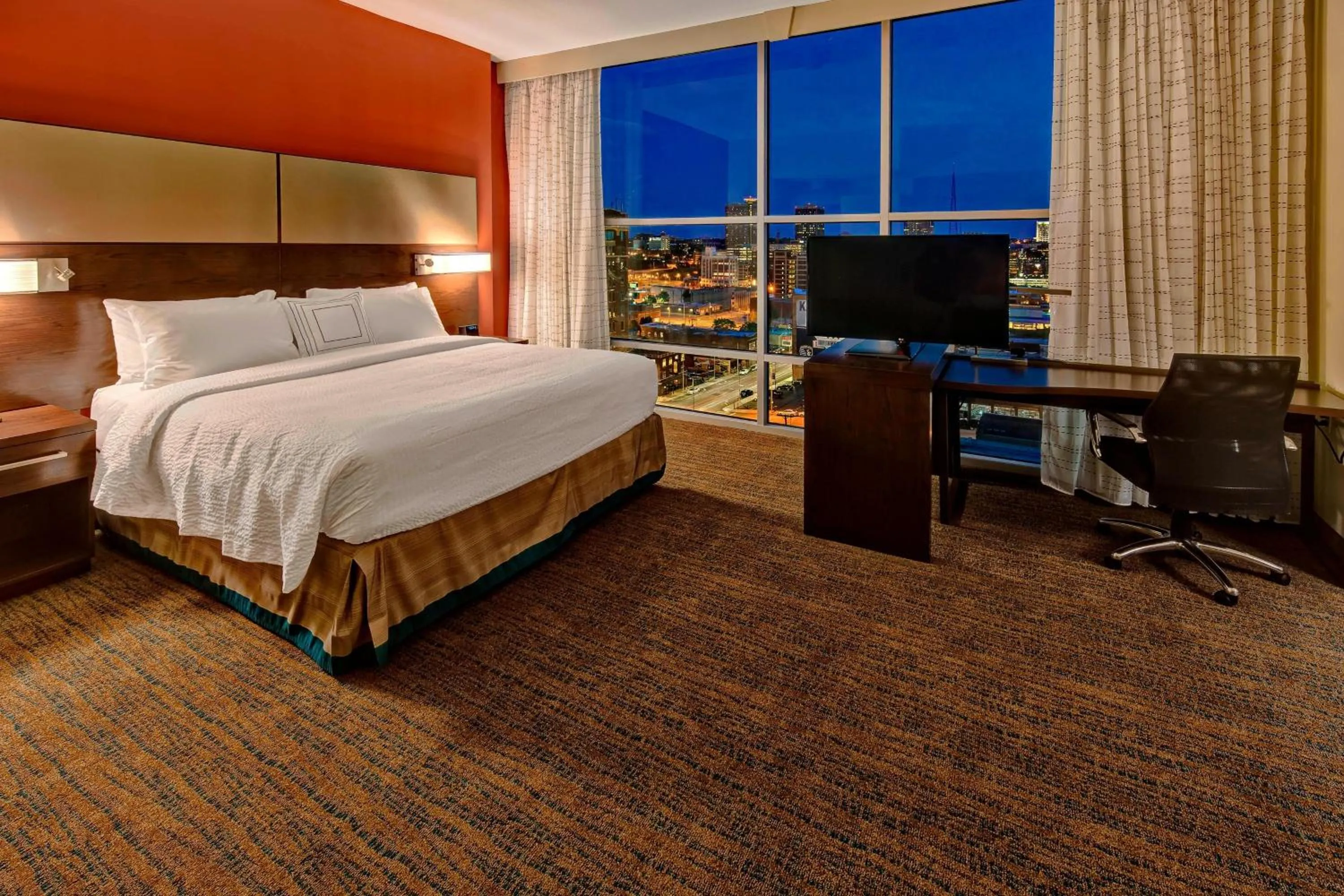 Bedroom, Bed in Residence Inn by Marriott Kansas City Downtown/Convention Center