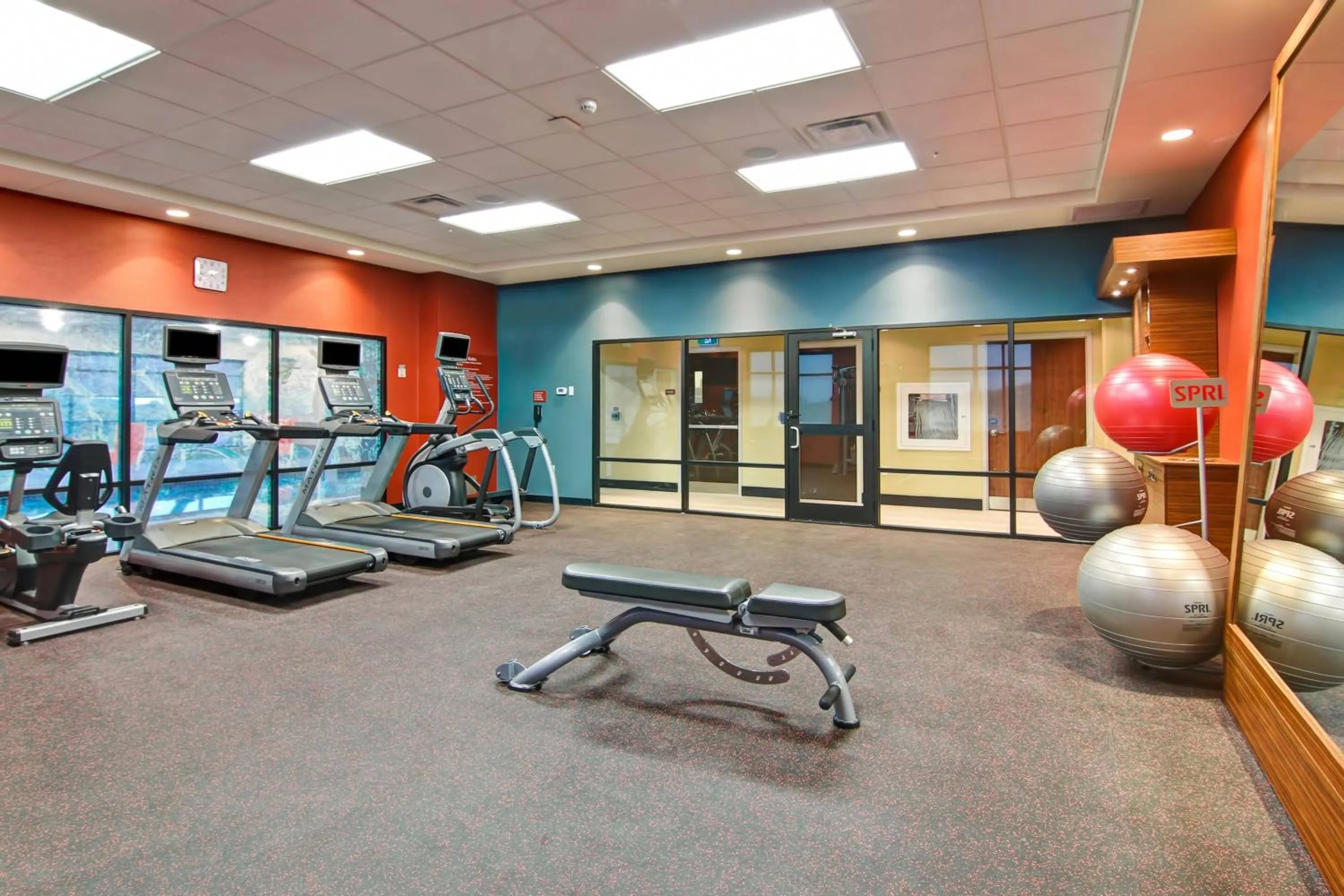 Fitness centre/facilities in TownePlace Suites by Marriott Kincardine