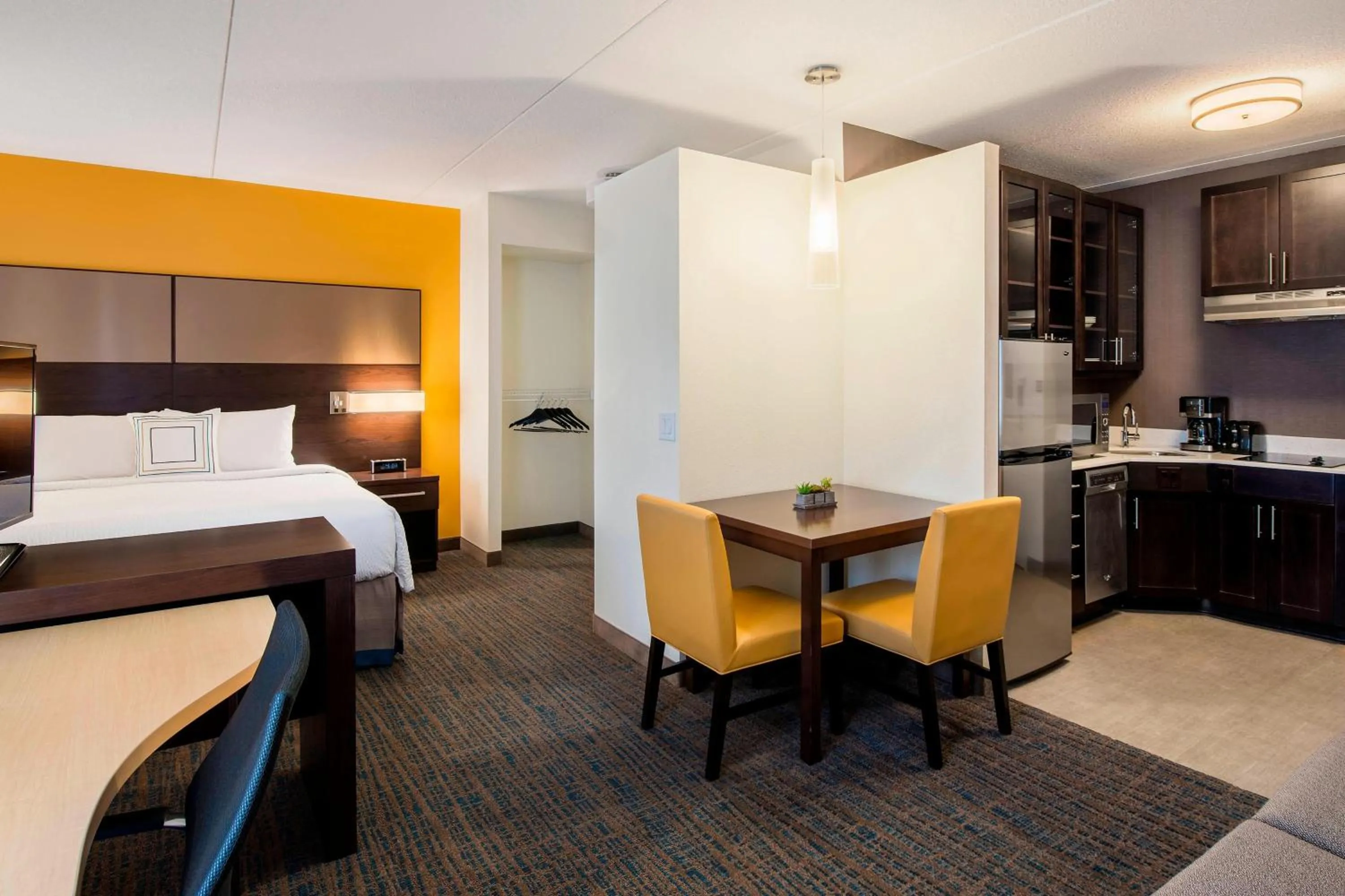Bedroom, Bed in Residence Inn by Marriott Regina