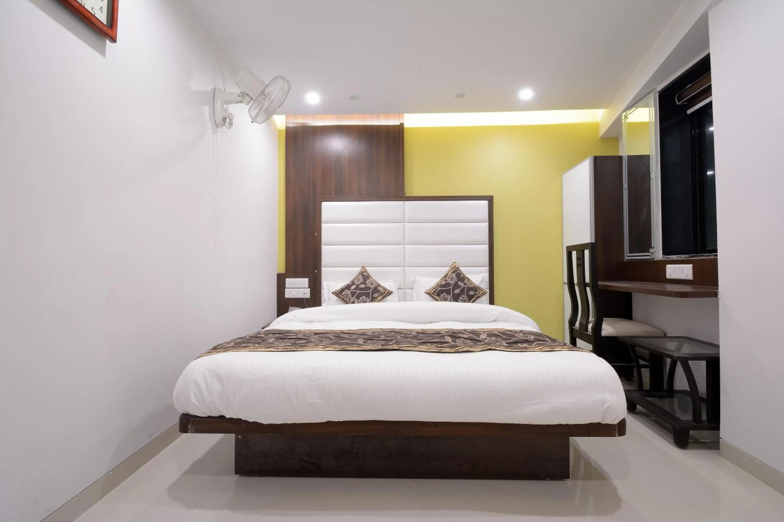 Bedroom, Bed in Hotel One Up