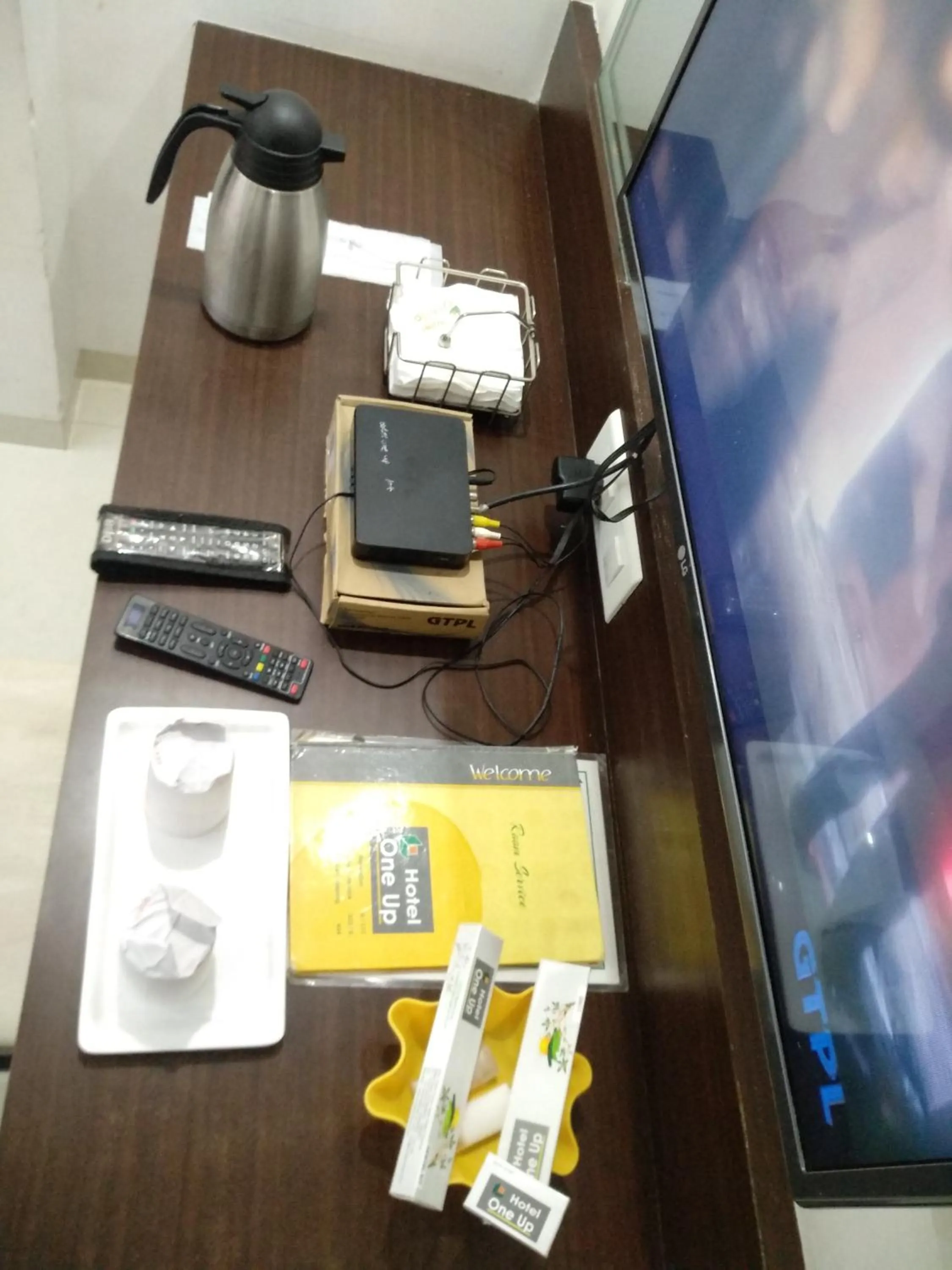 TV and multimedia in Hotel One Up