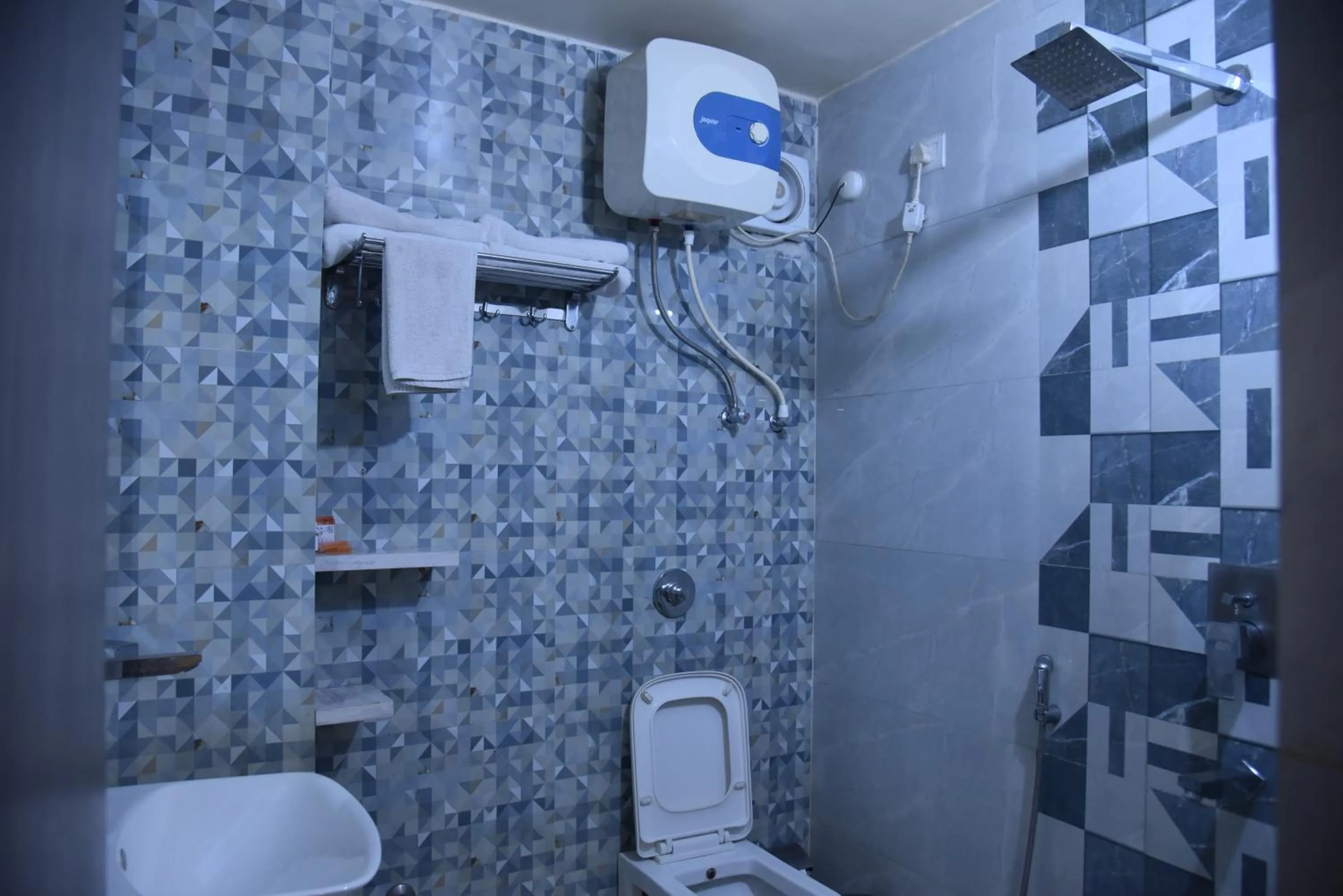 Bathroom in Aalcajars Inn