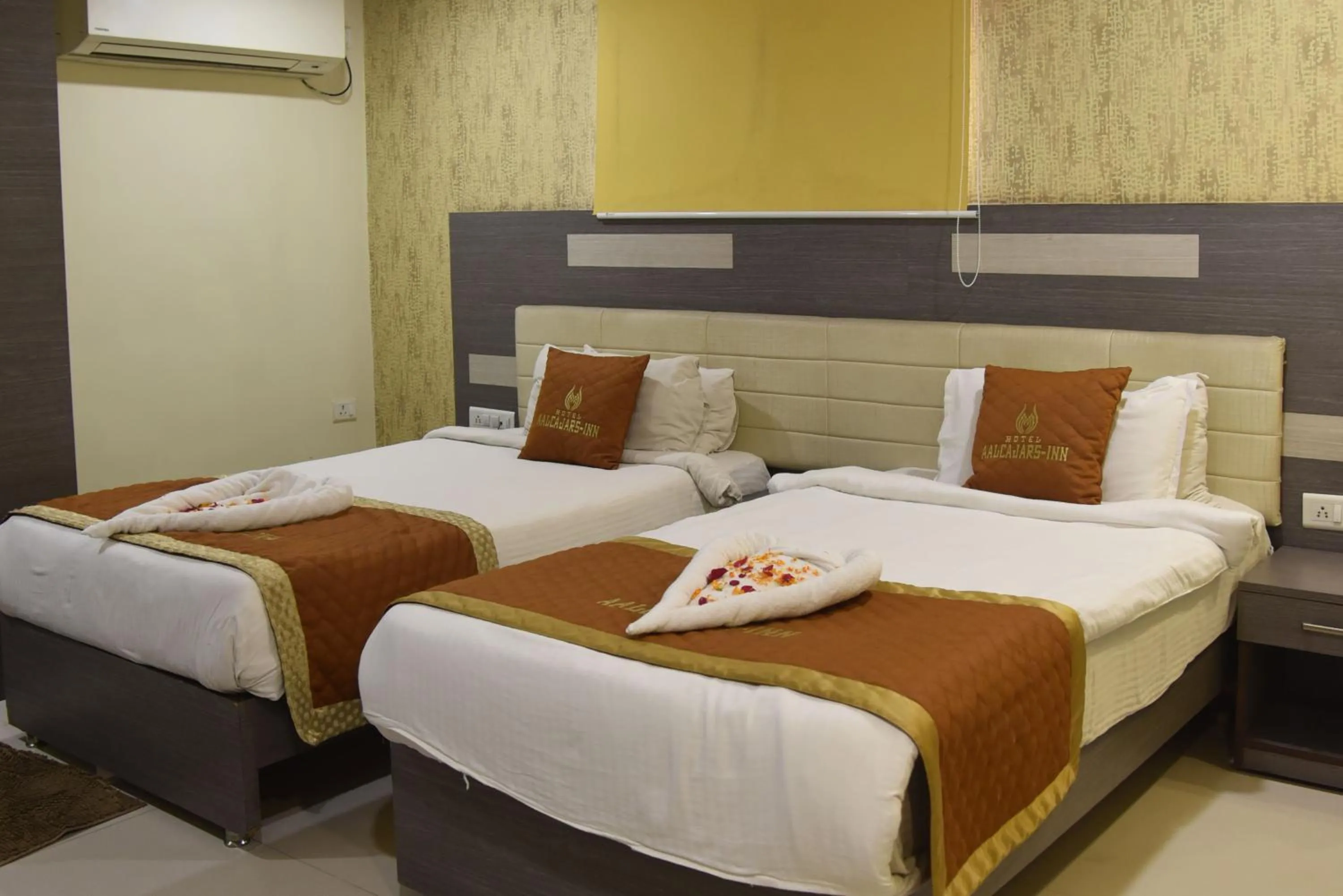 Bed in Aalcajars Inn