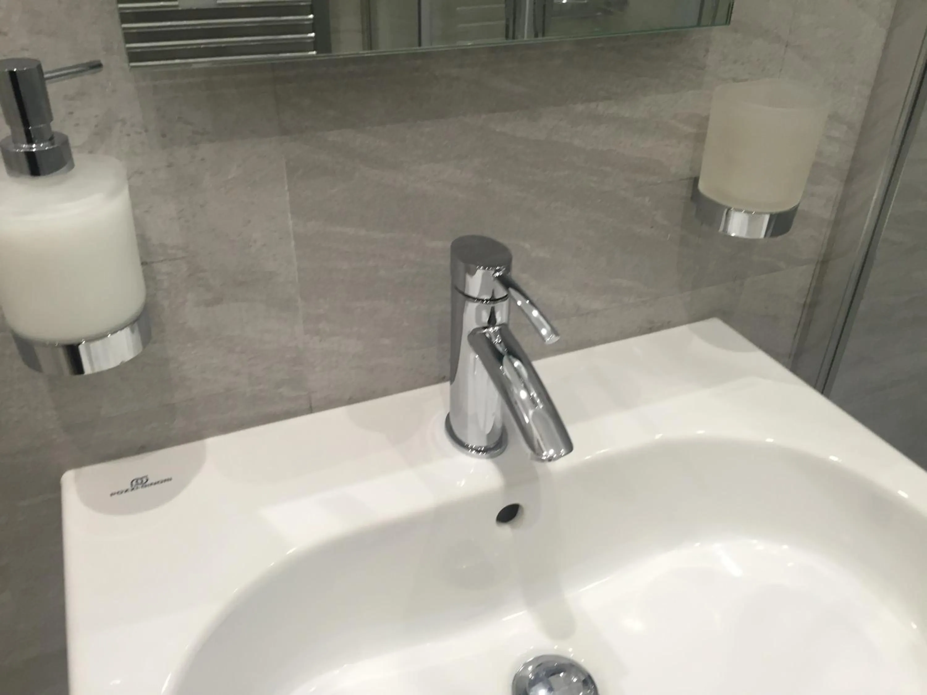 Bathroom in Picaflor Art & Rooms