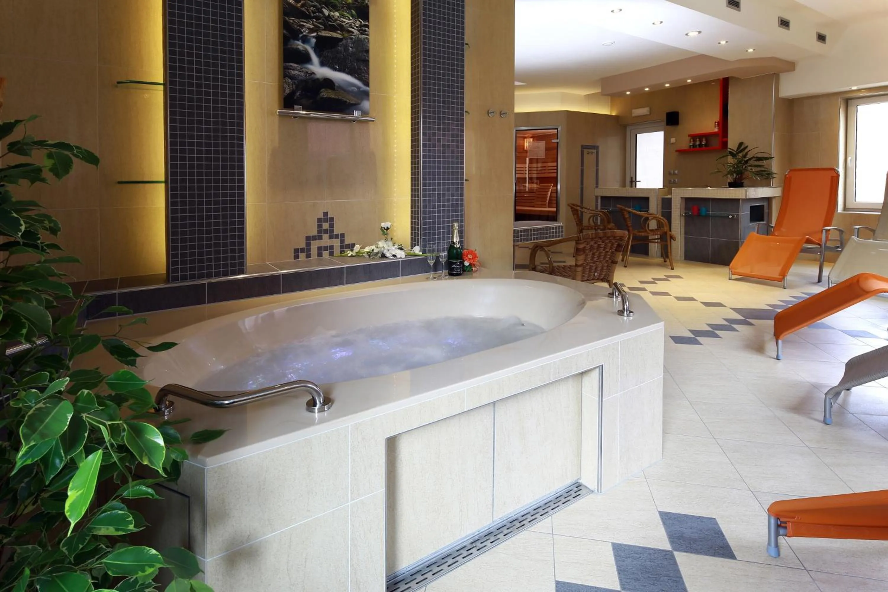 Hot Tub in Wellness Penzion Pod Rozhlednou