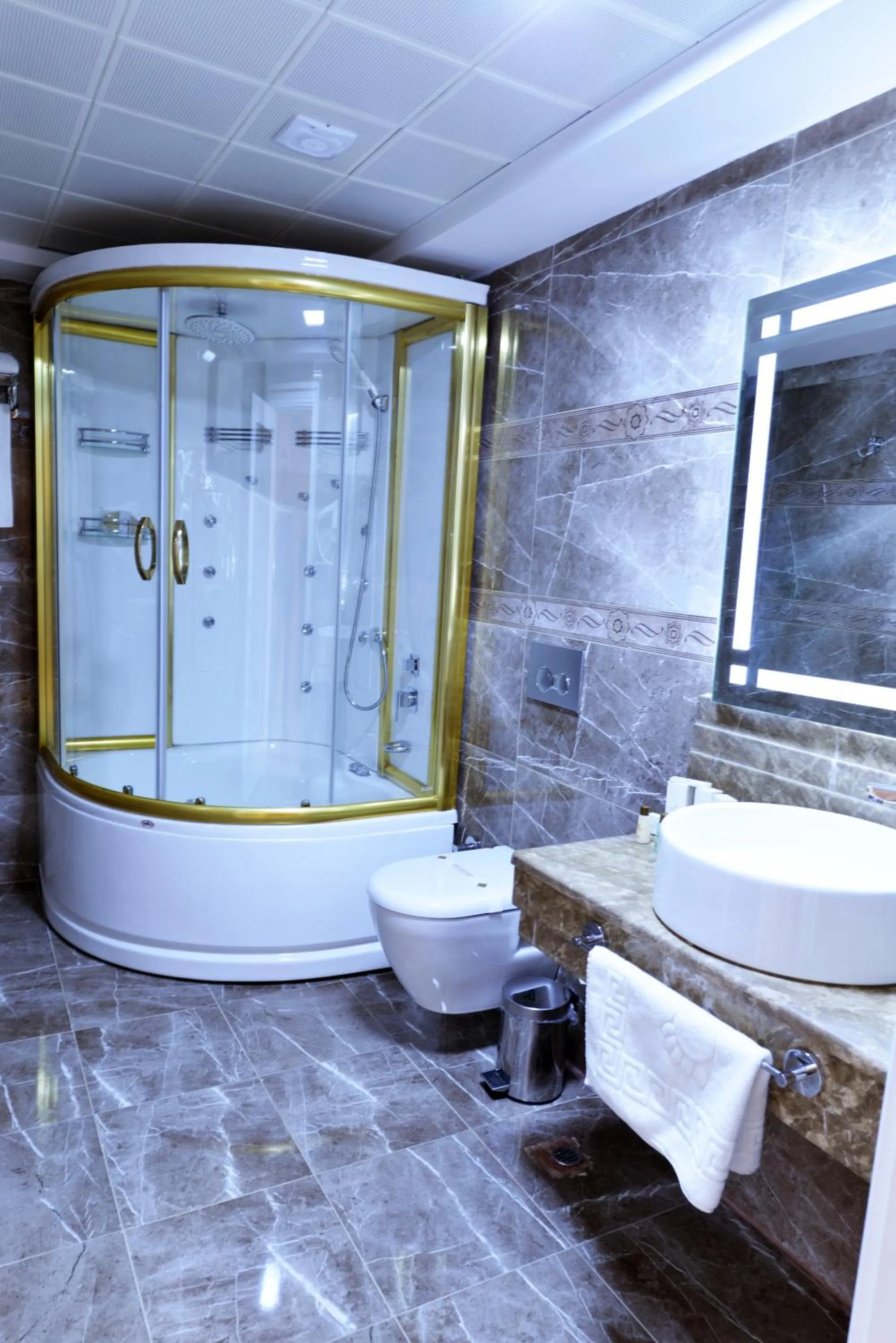 Shower in Atlıhanpark Hotel