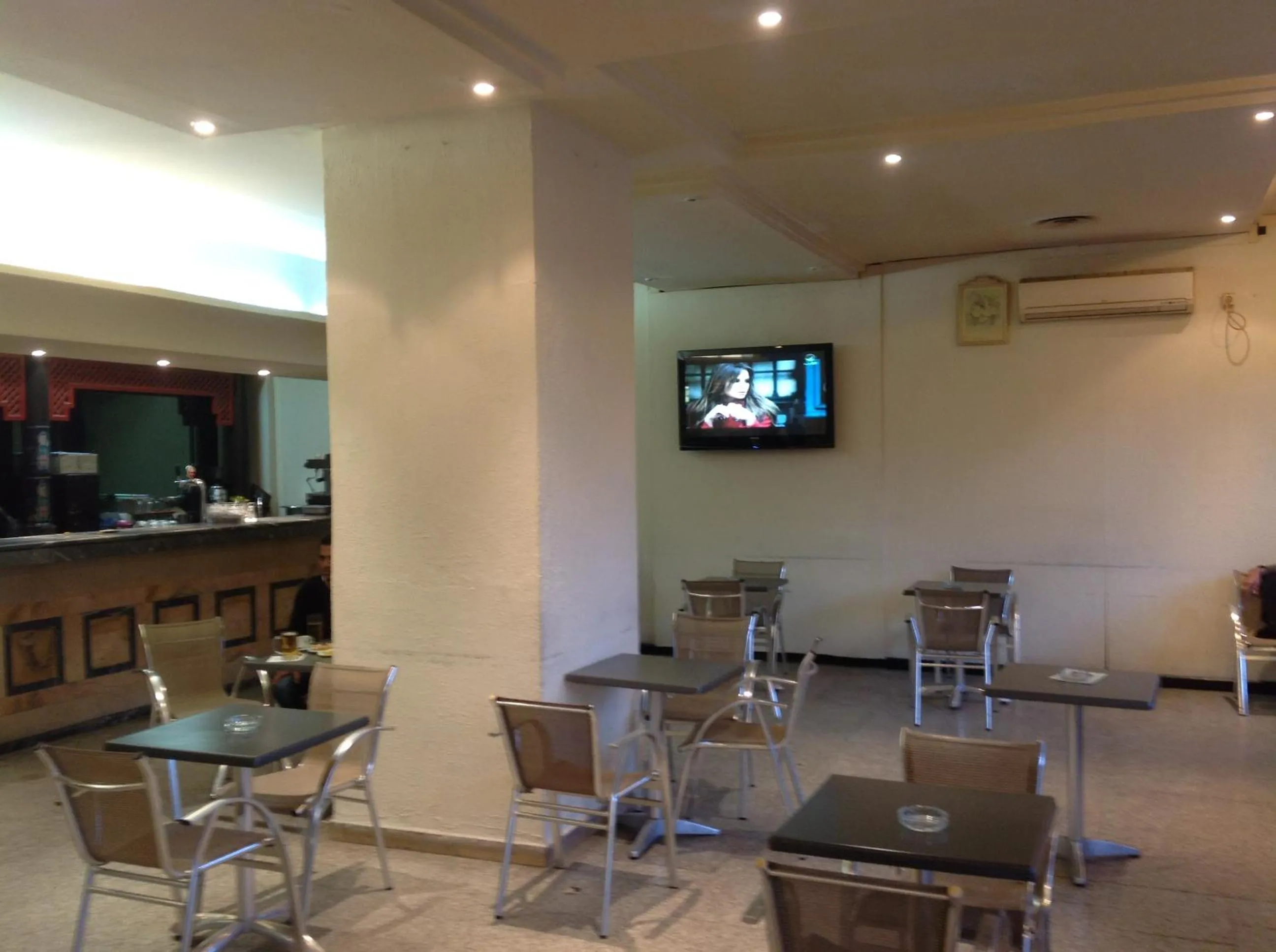 Restaurant/places to eat in El Hana International