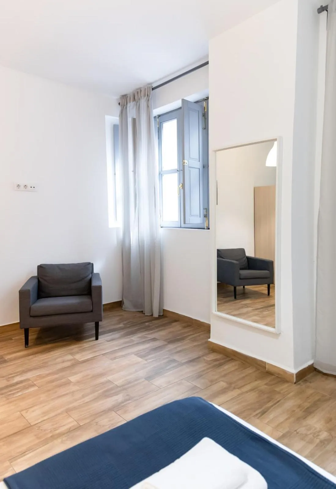 Bedroom in Down Town