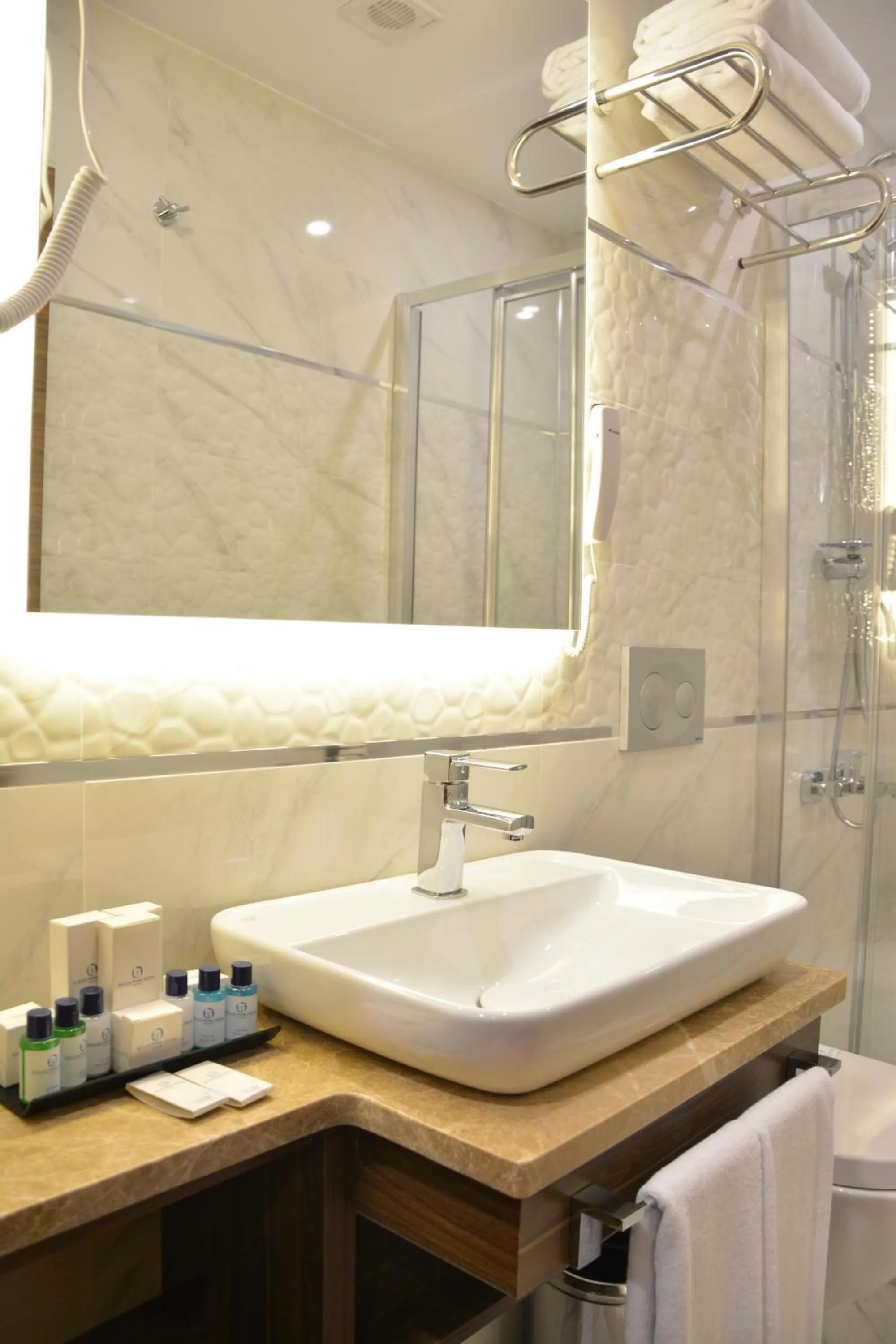 Shower in Görükle Güler Park Hotel