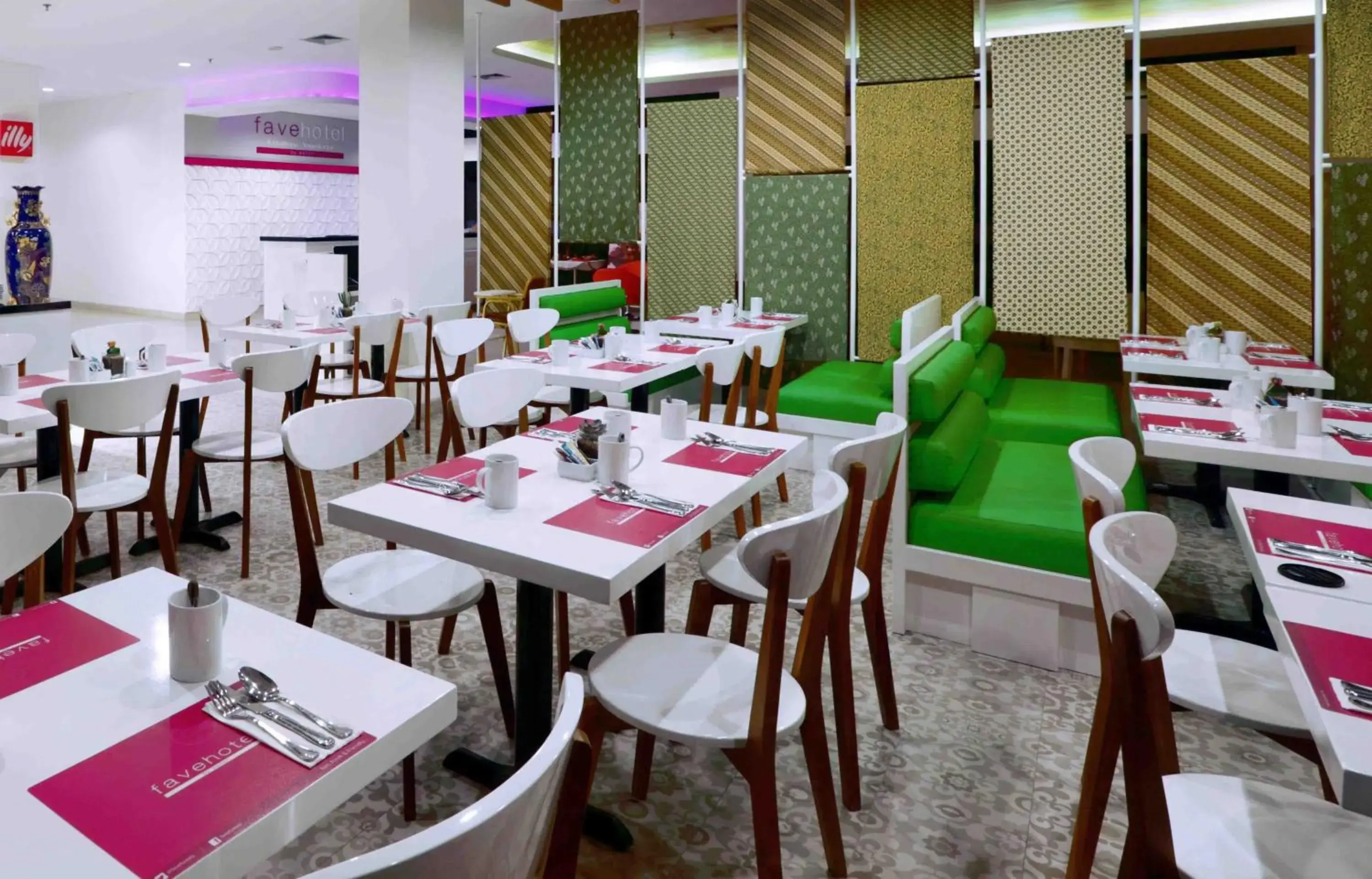 Restaurant/Places to Eat in Favehotel Malioboro