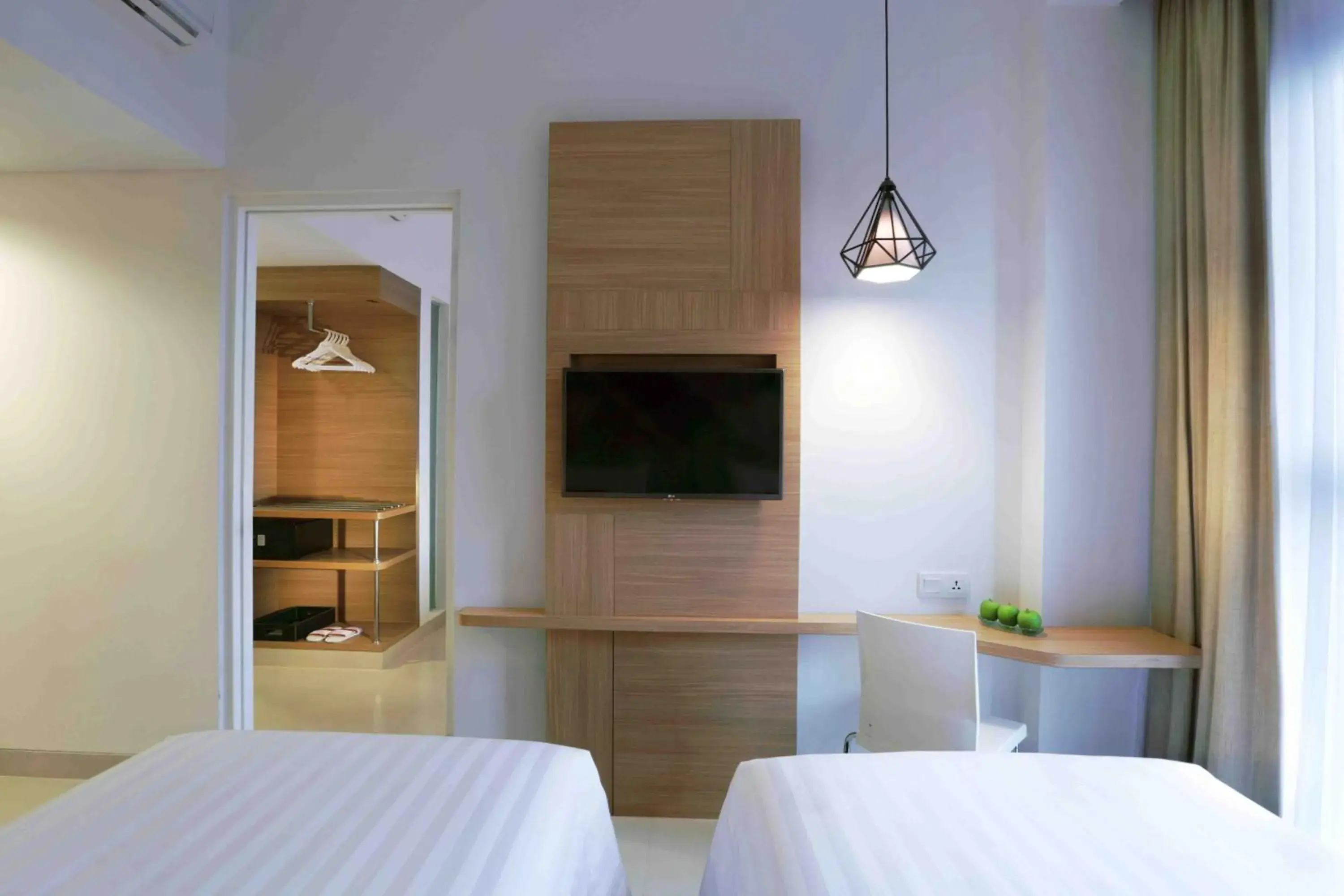 TV and multimedia, TV/Entertainment Center in Favehotel Malioboro