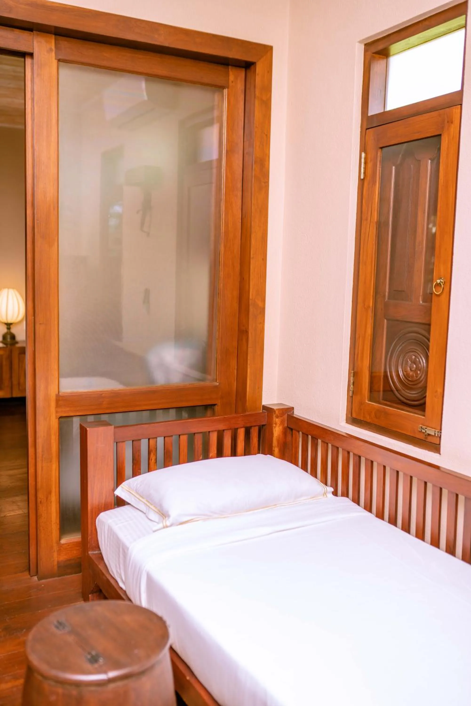 Bed in Aga Surf View