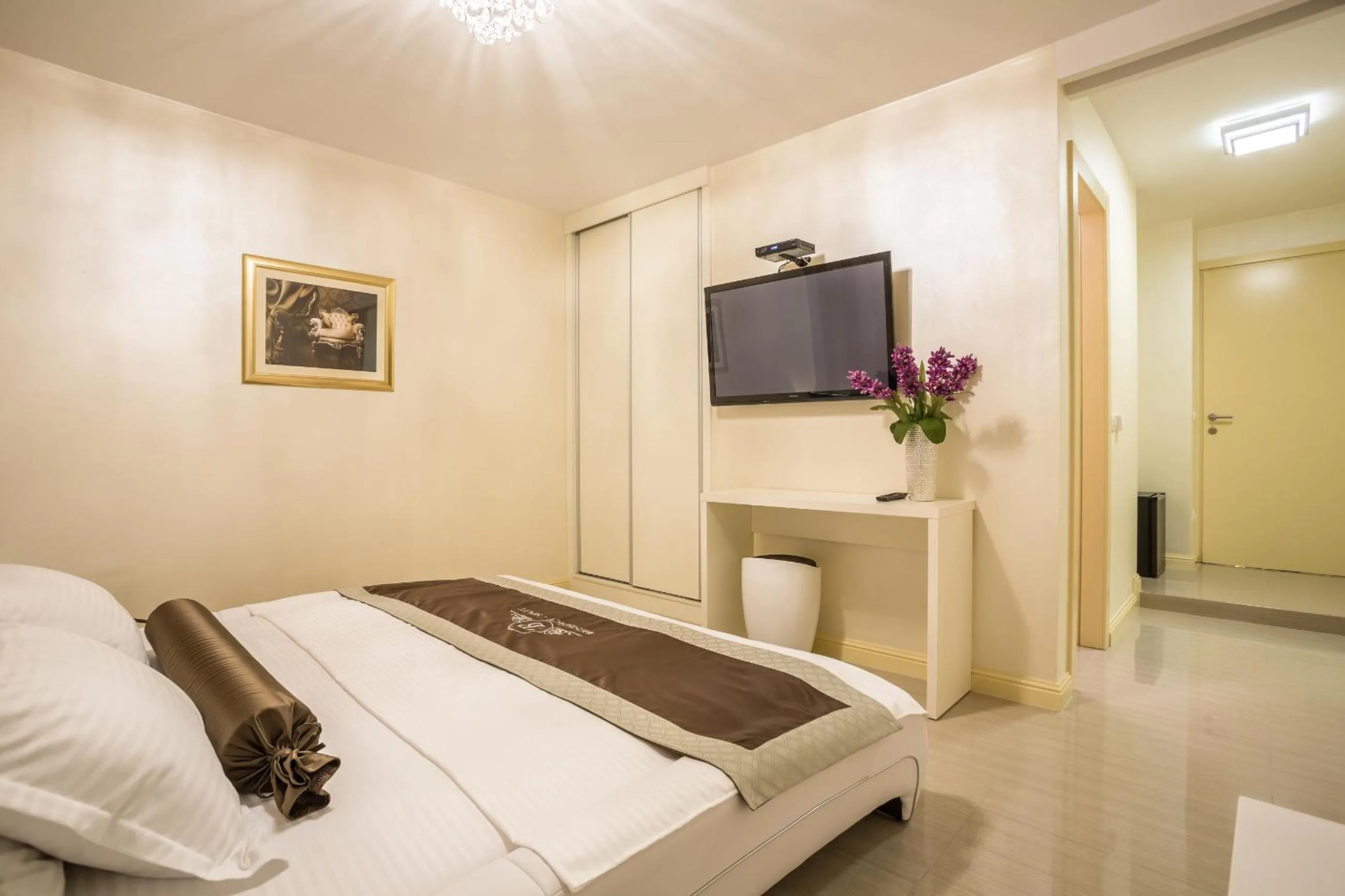 TV and multimedia, Bed in Guest House Benedict