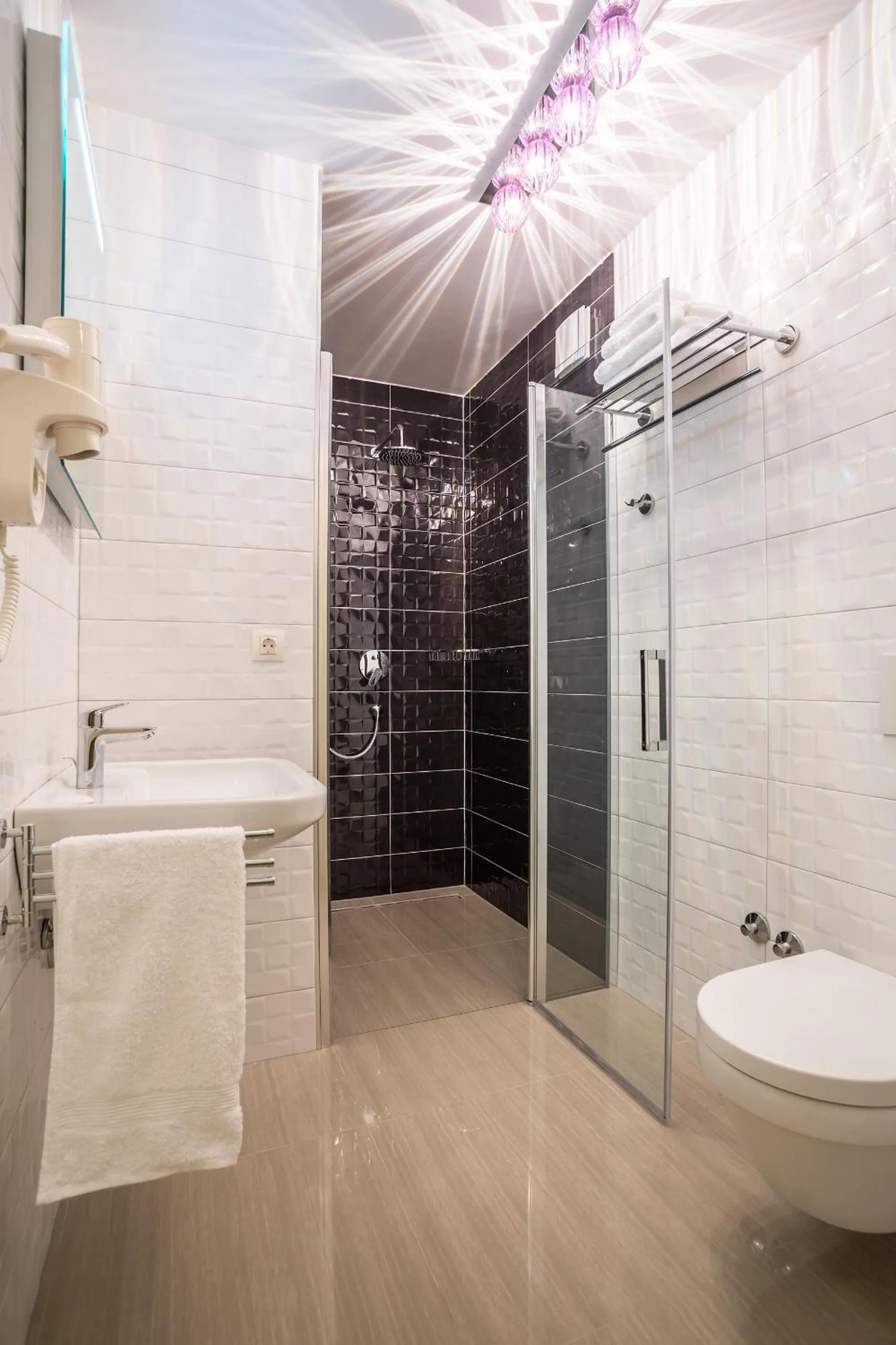 Shower in Guest House Benedict