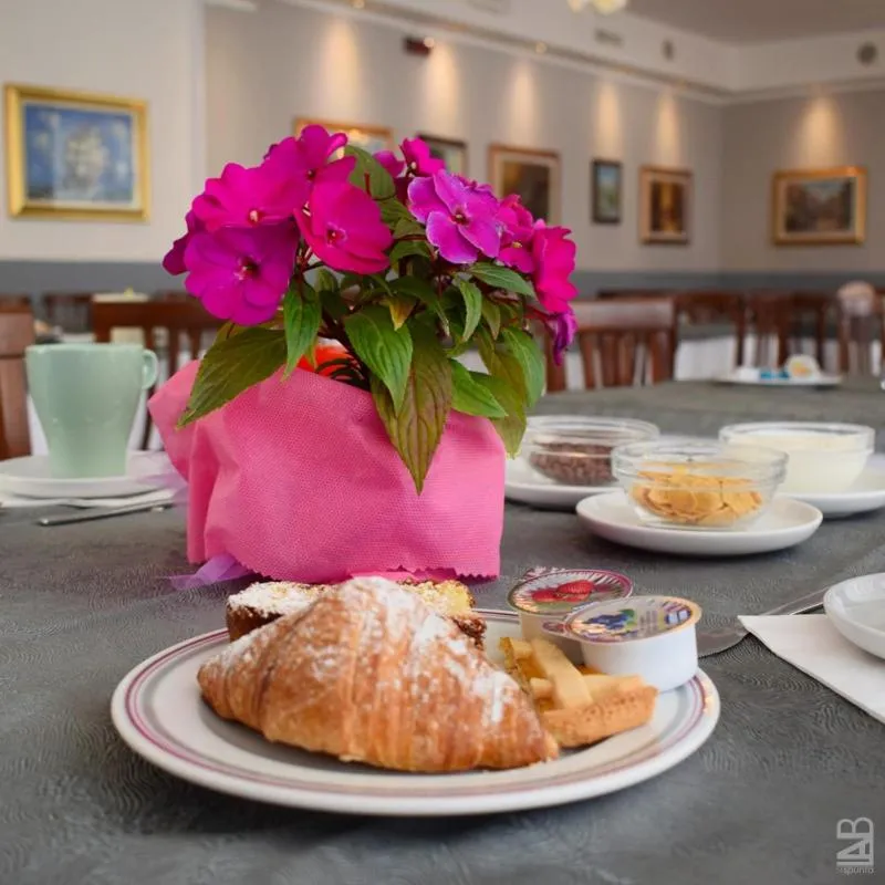 Breakfast in Hotel Gattuccio