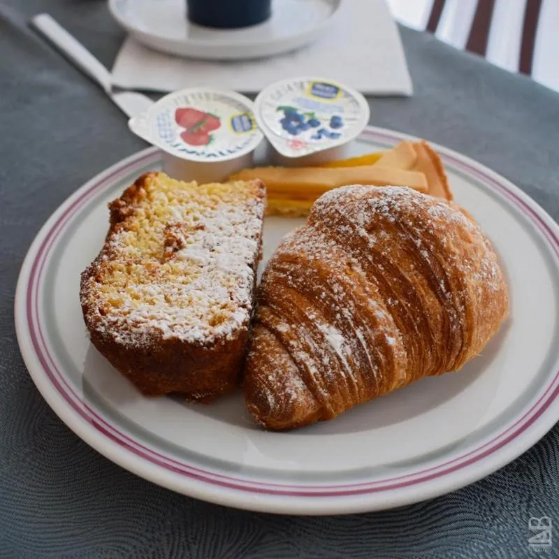 Breakfast in Hotel Gattuccio