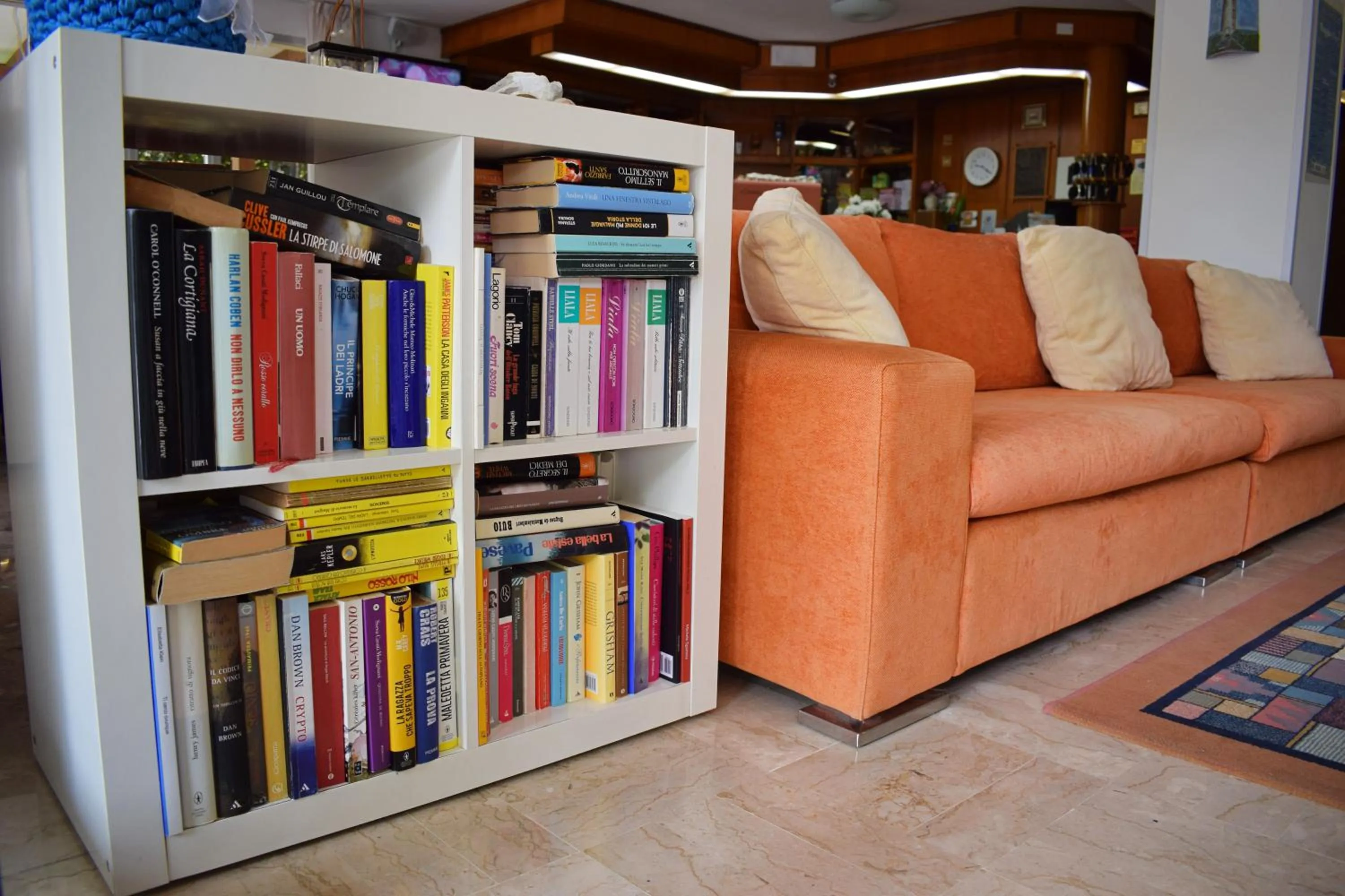 Library in Hotel Gattuccio