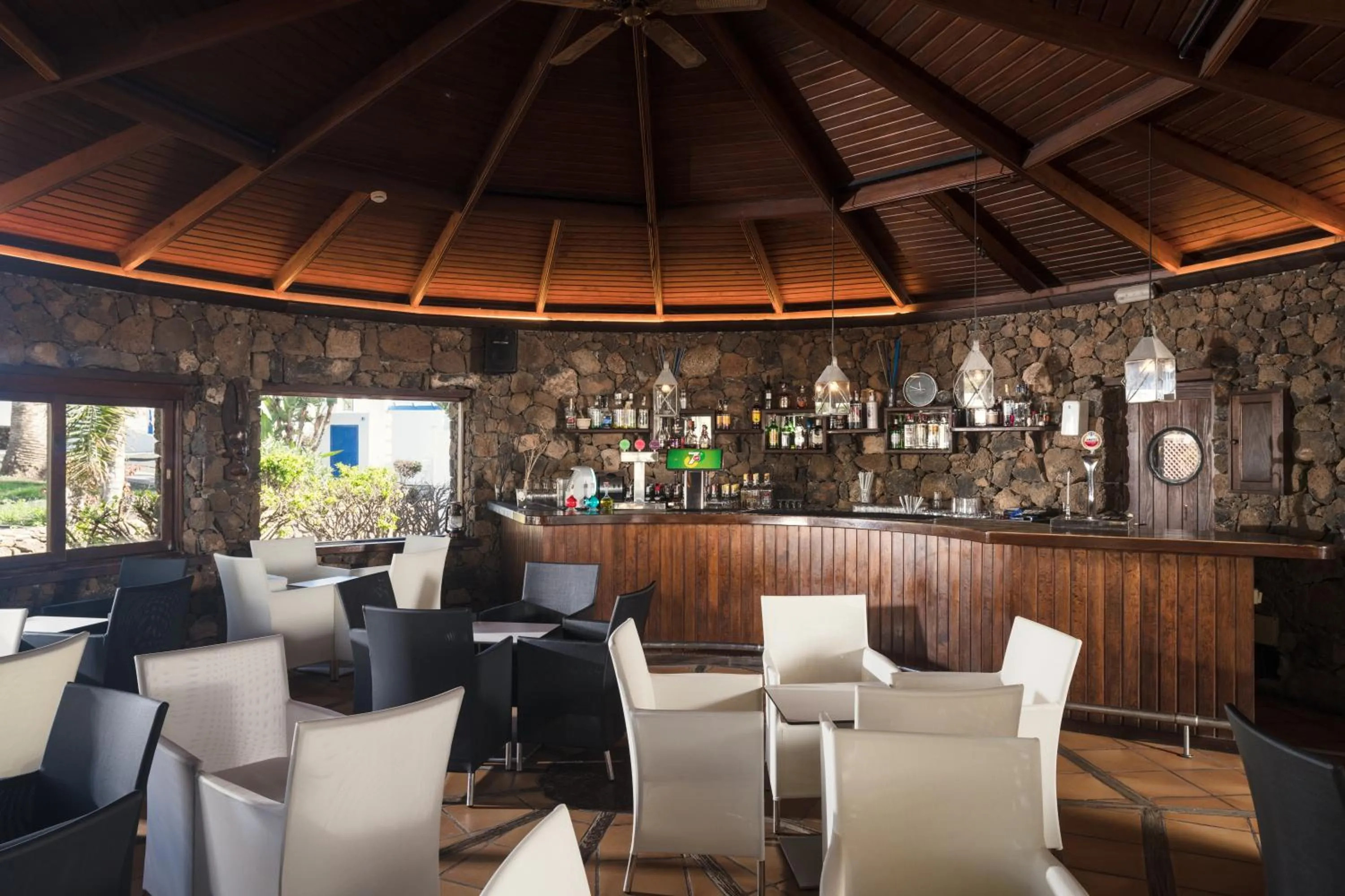 Lounge or bar in Sandos Atlantic Gardens