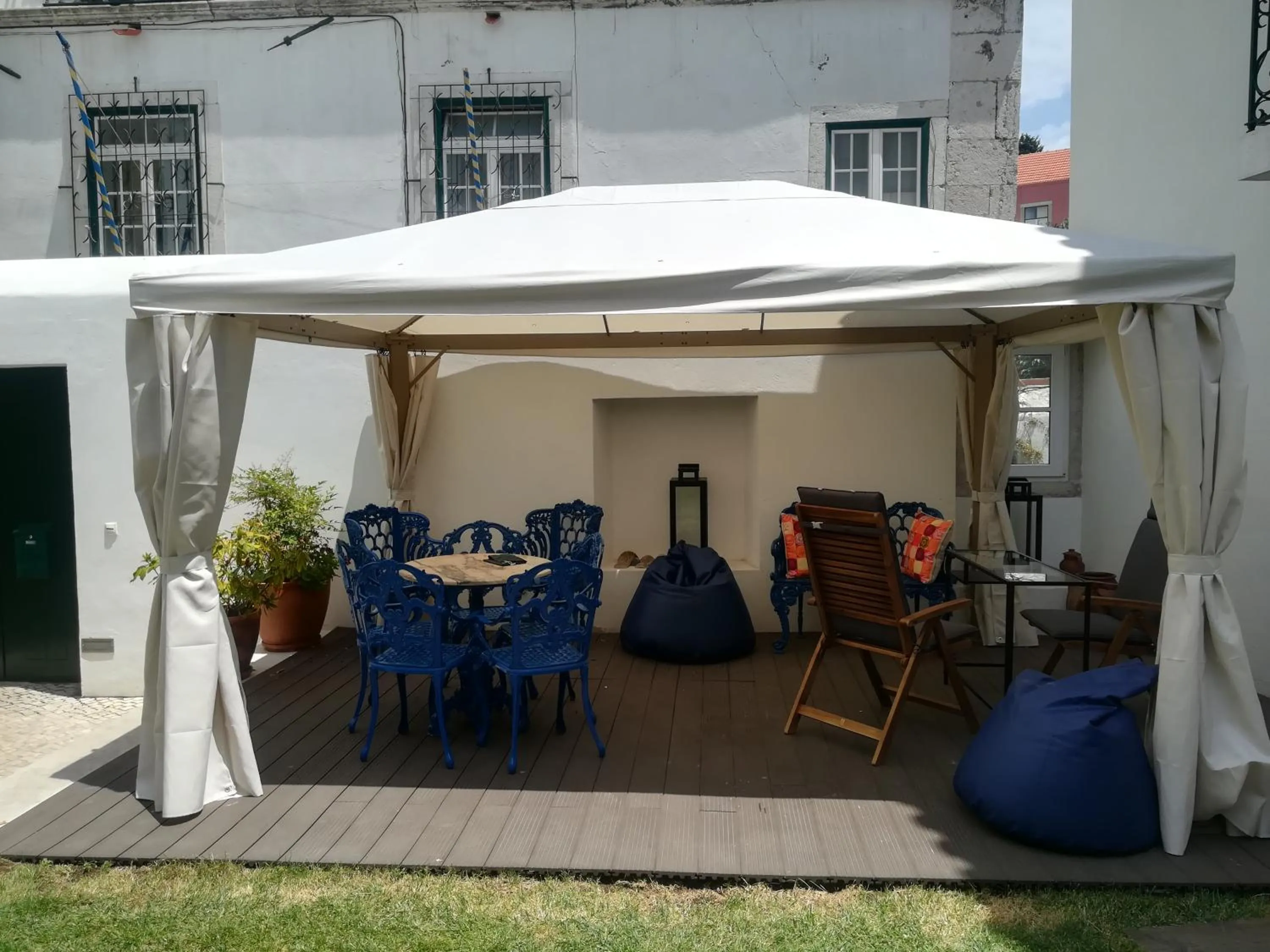 Patio in Alma Moura Residences