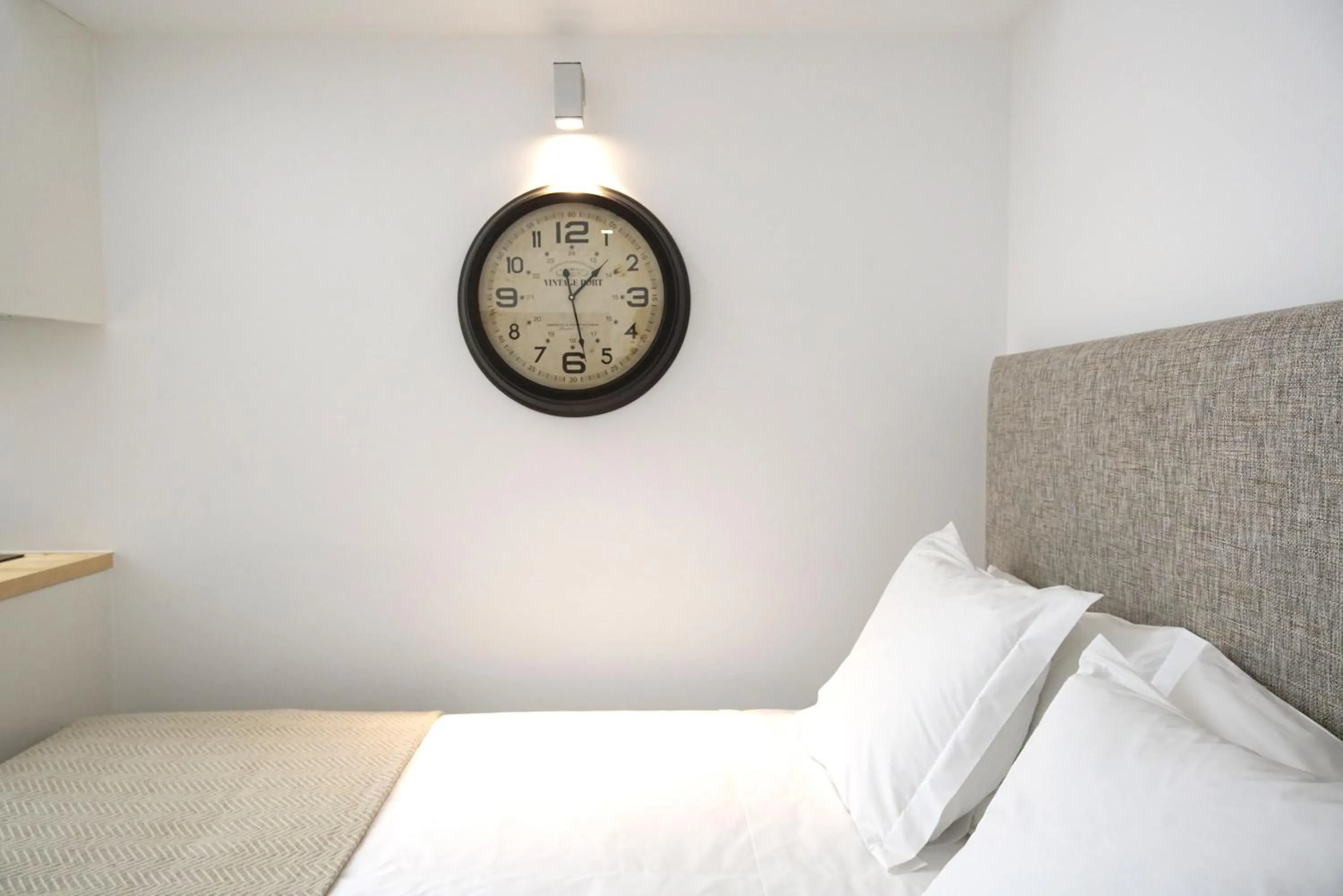 Bed in Alma Moura Residences