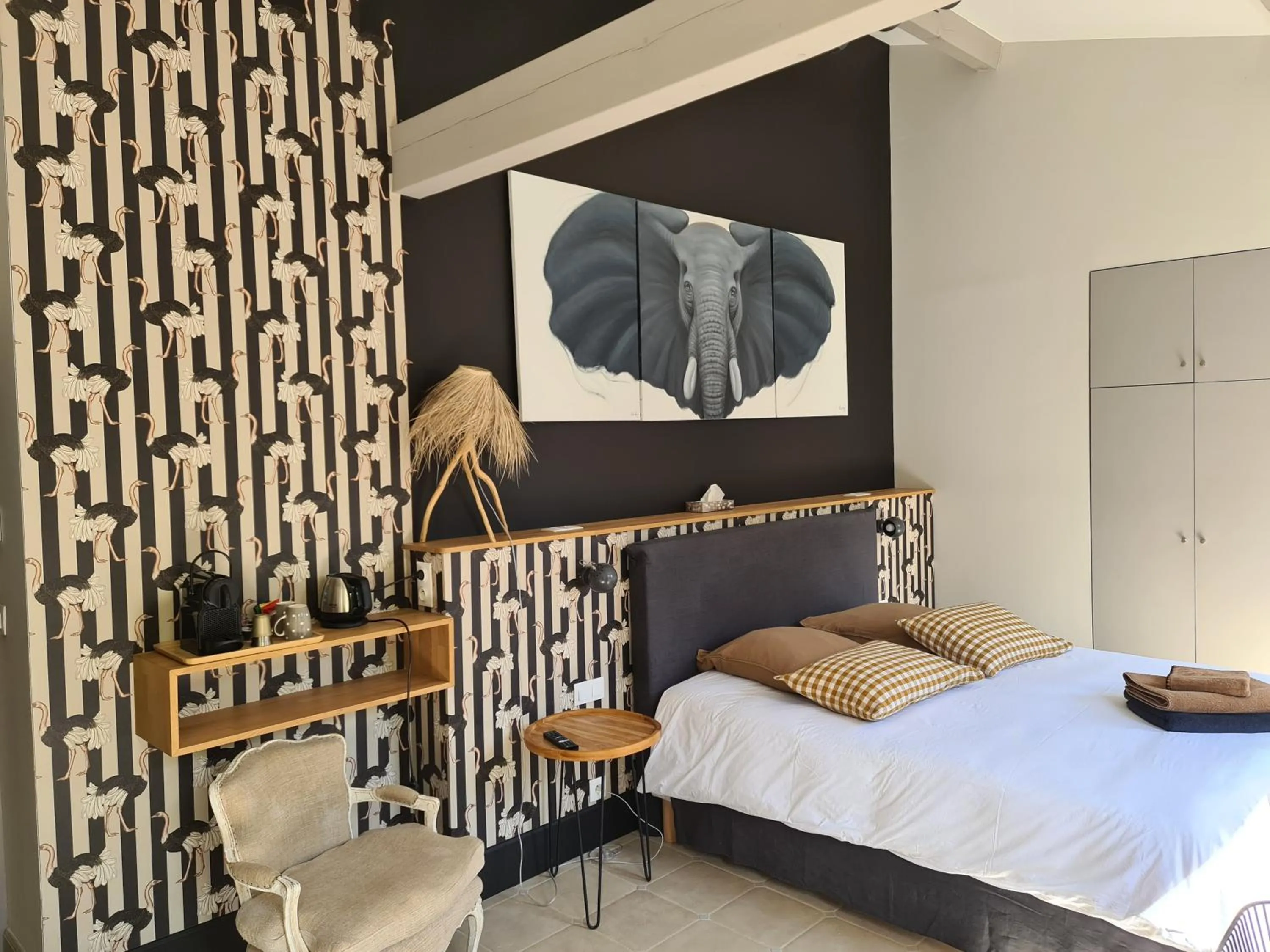 Bed in La Magnanerie de l'Isle B&B