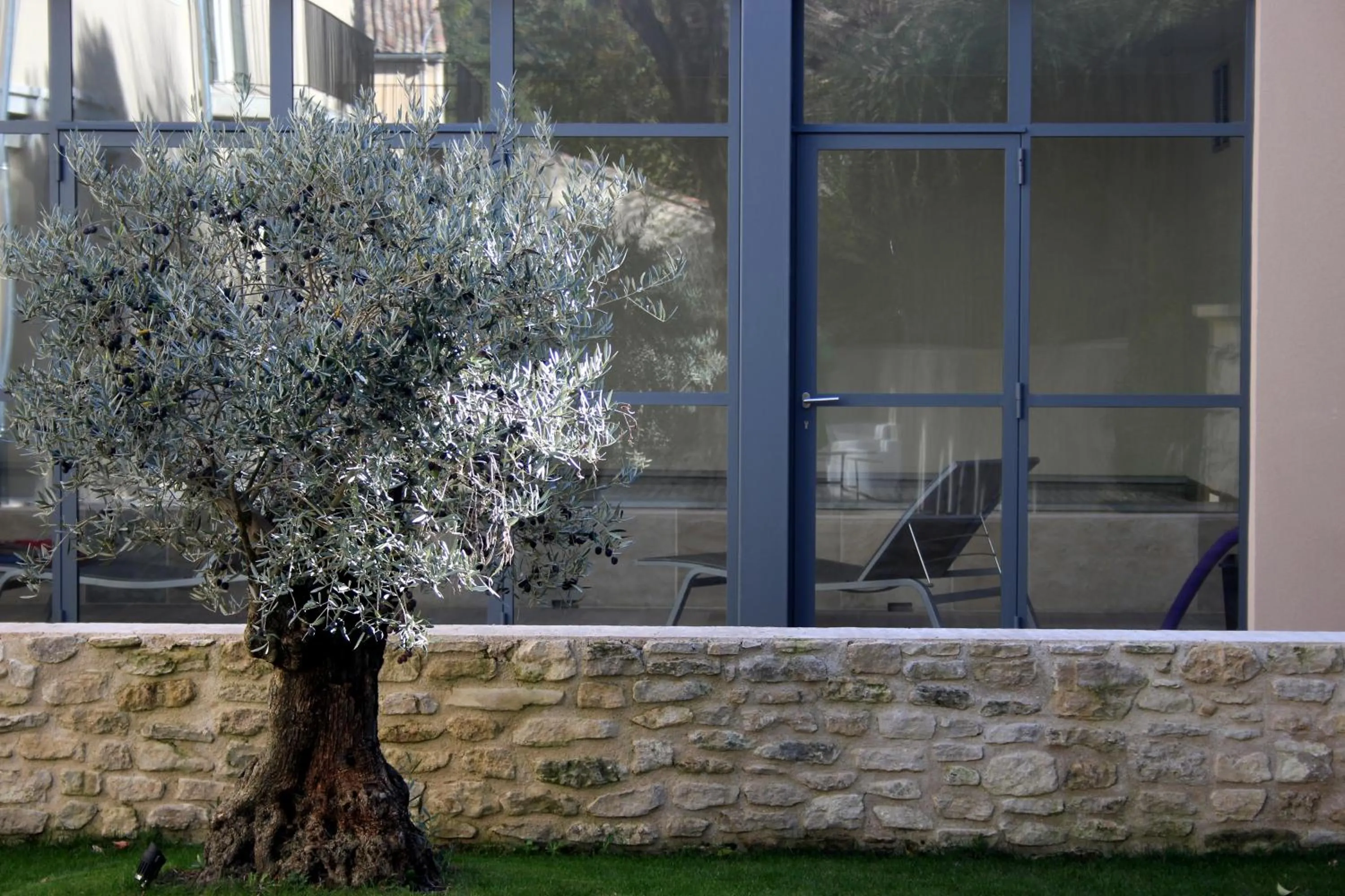 Decorative detail in La Magnanerie de l'Isle B&B