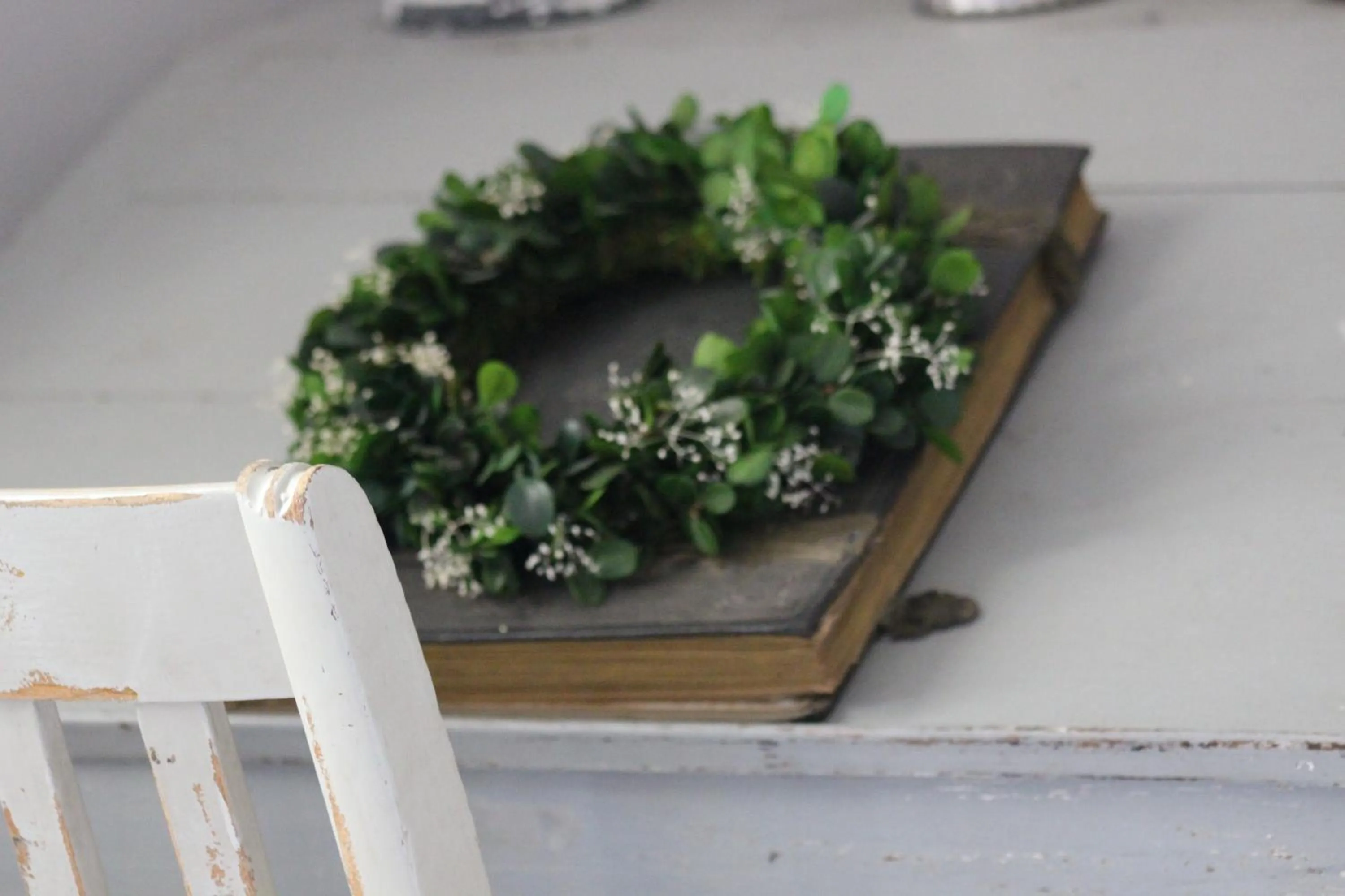 Decorative detail in La Magnanerie de l'Isle B&B