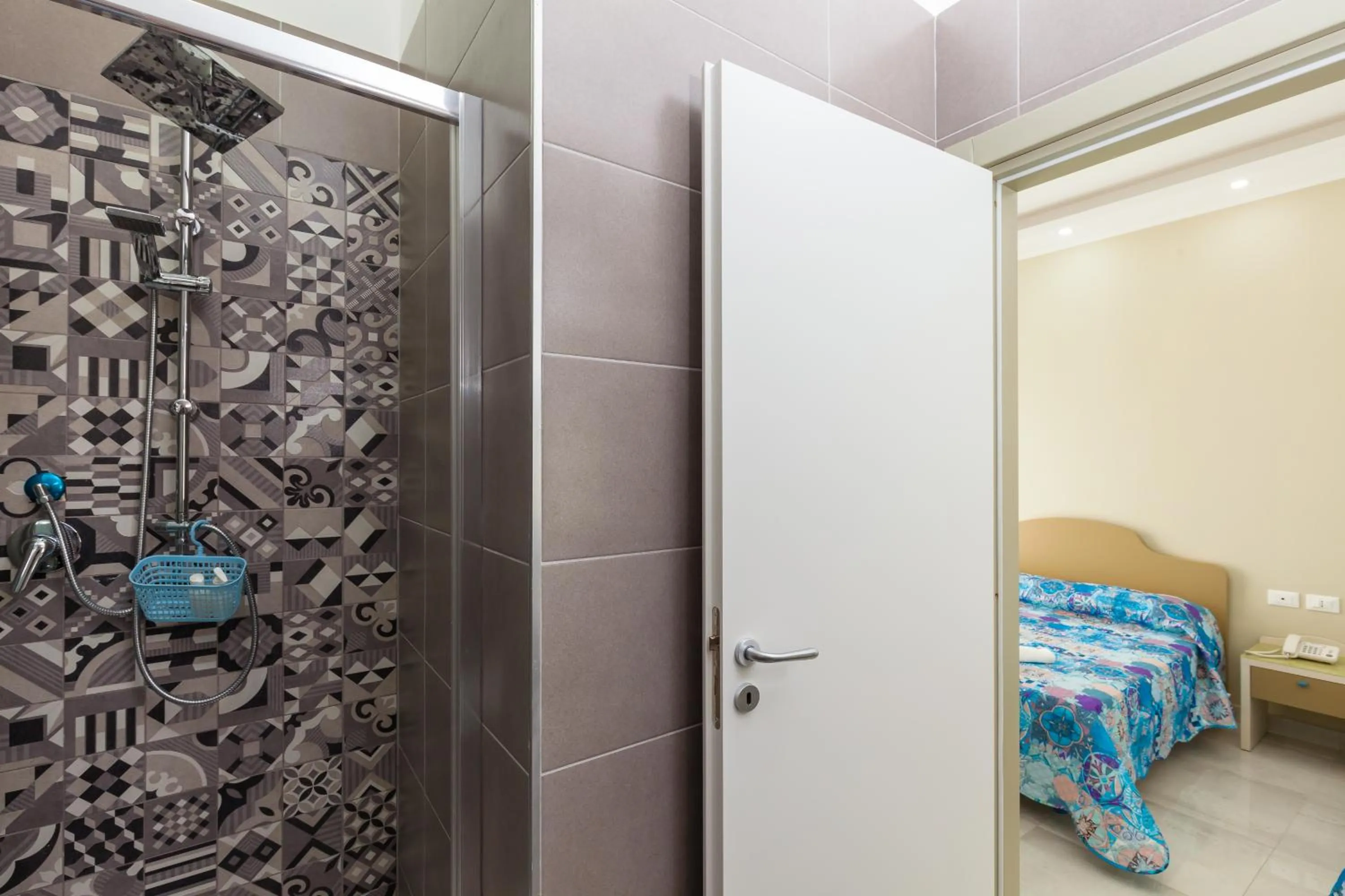 Decorative detail, Bed in Royal Art H Duomo - Napoli Centro, by ClaPa Group