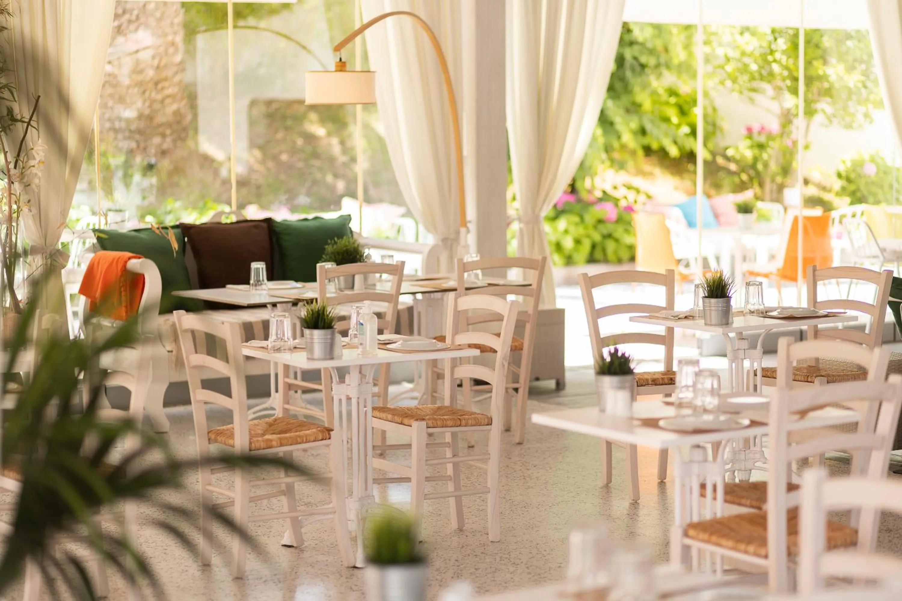 Restaurant/places to eat in Mandraki Village Boutique Hotel