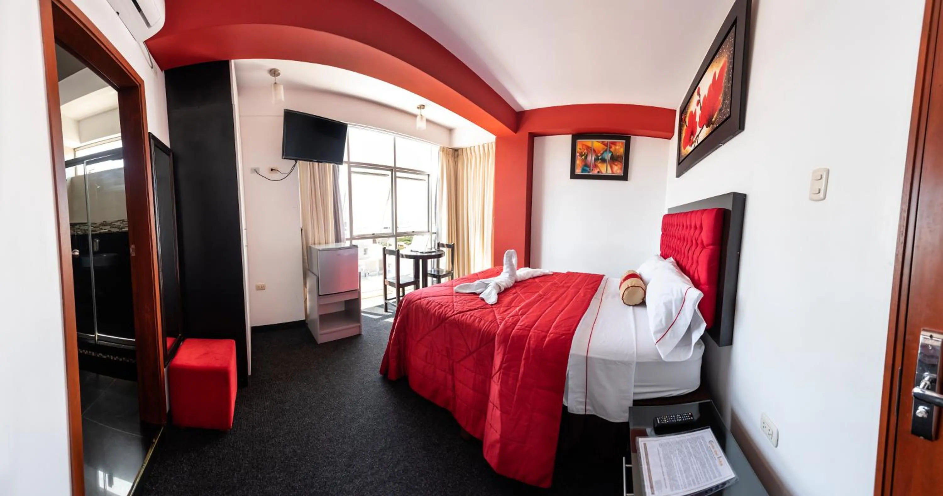Street view, Bed in Costa Del Inka Hotel
