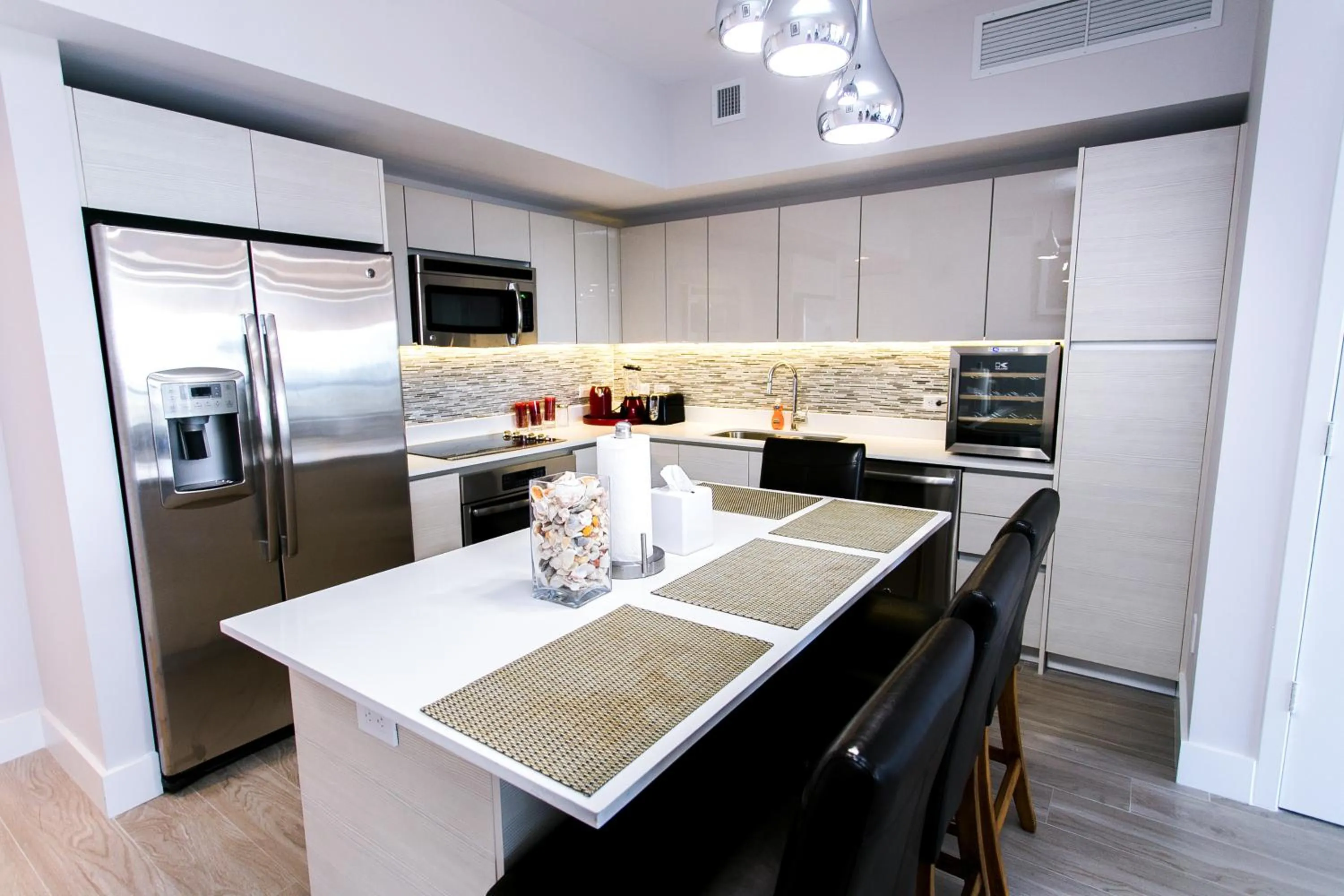 Kitchen or kitchenette, Kitchen/Kitchenette in Beachwalk Elite Hotels and Resort