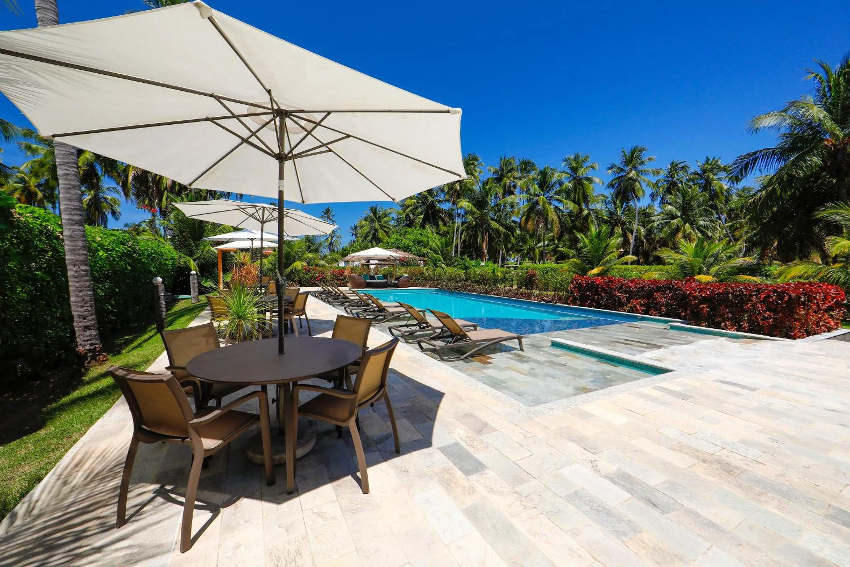 Swimming pool in Pousada Samba Pa Ti