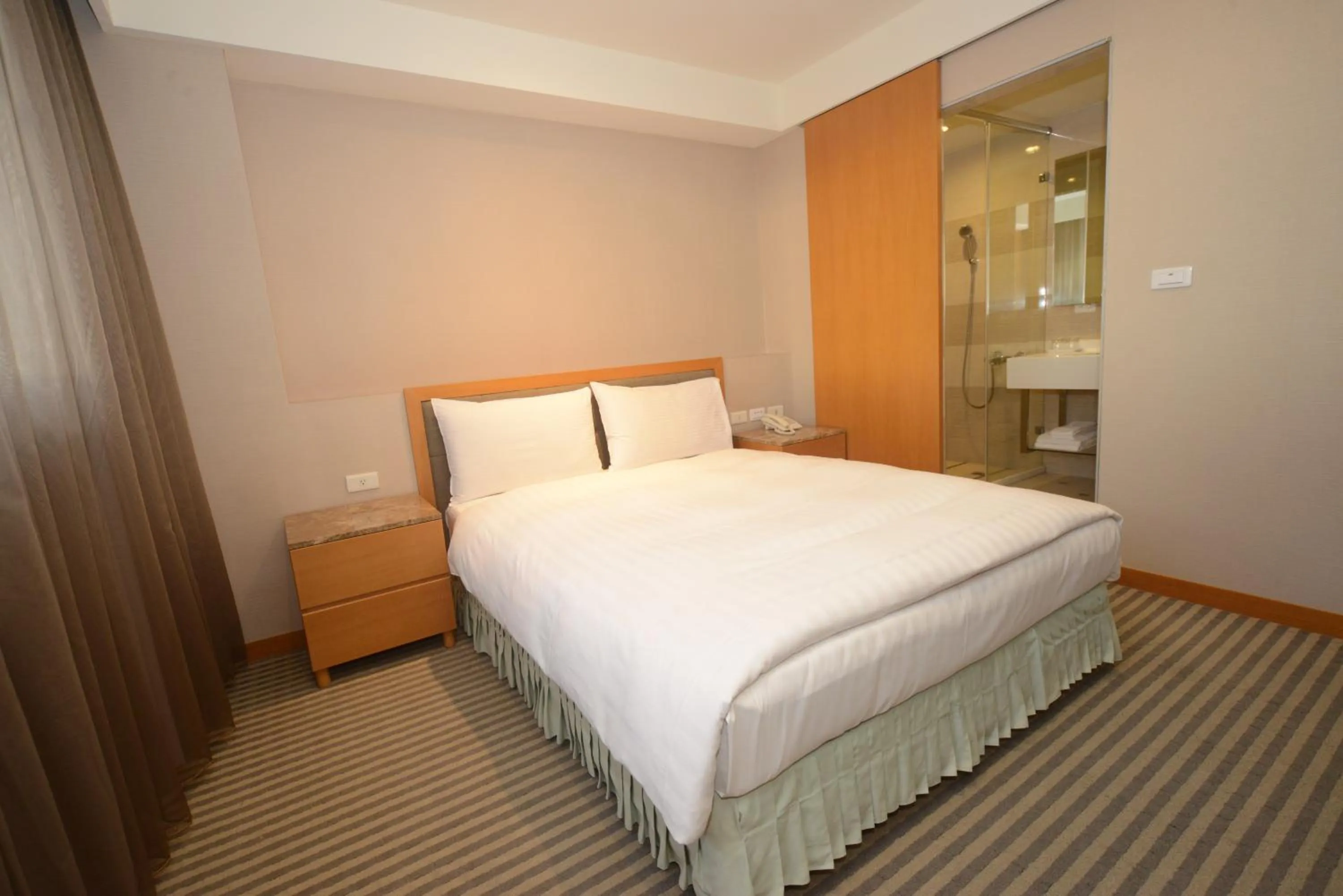 Photo of the whole room, Bed in Apollo Hotel