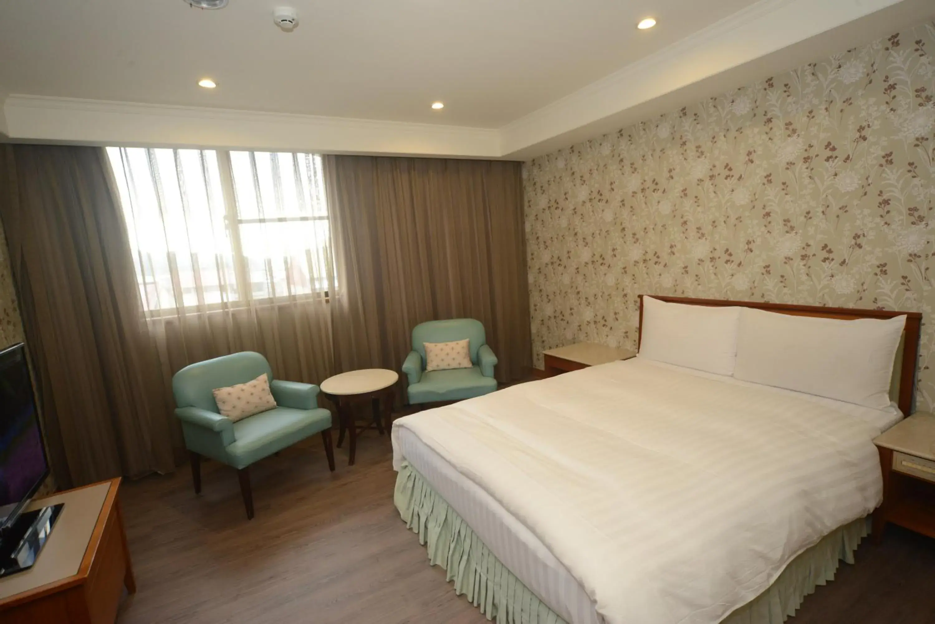 Photo of the whole room, Bed in Apollo Hotel Photo of the whole room, Bed in Apollo Hotel