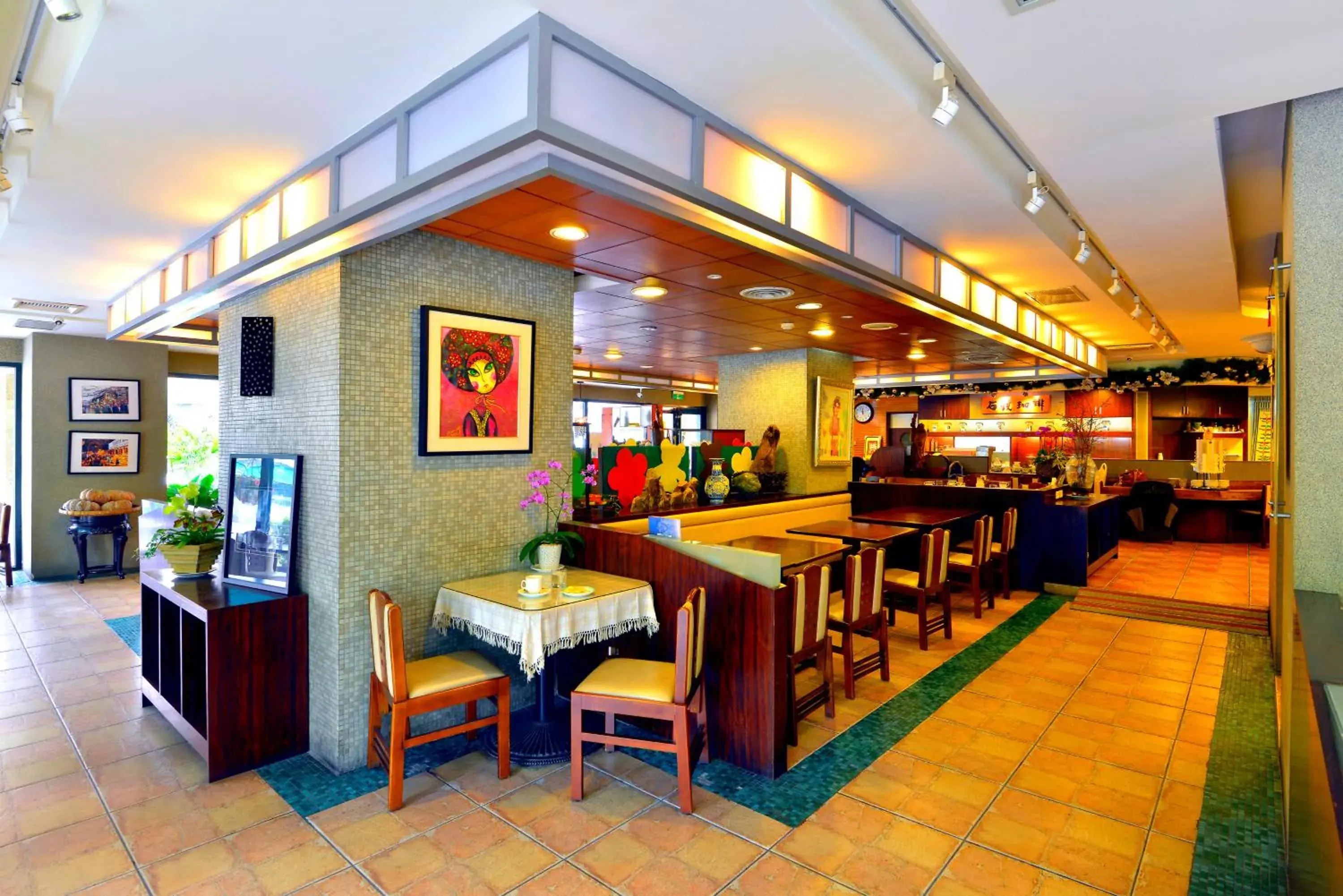 Restaurant/places to eat in Apollo Hotel Restaurant/places to eat in Apollo Hotel