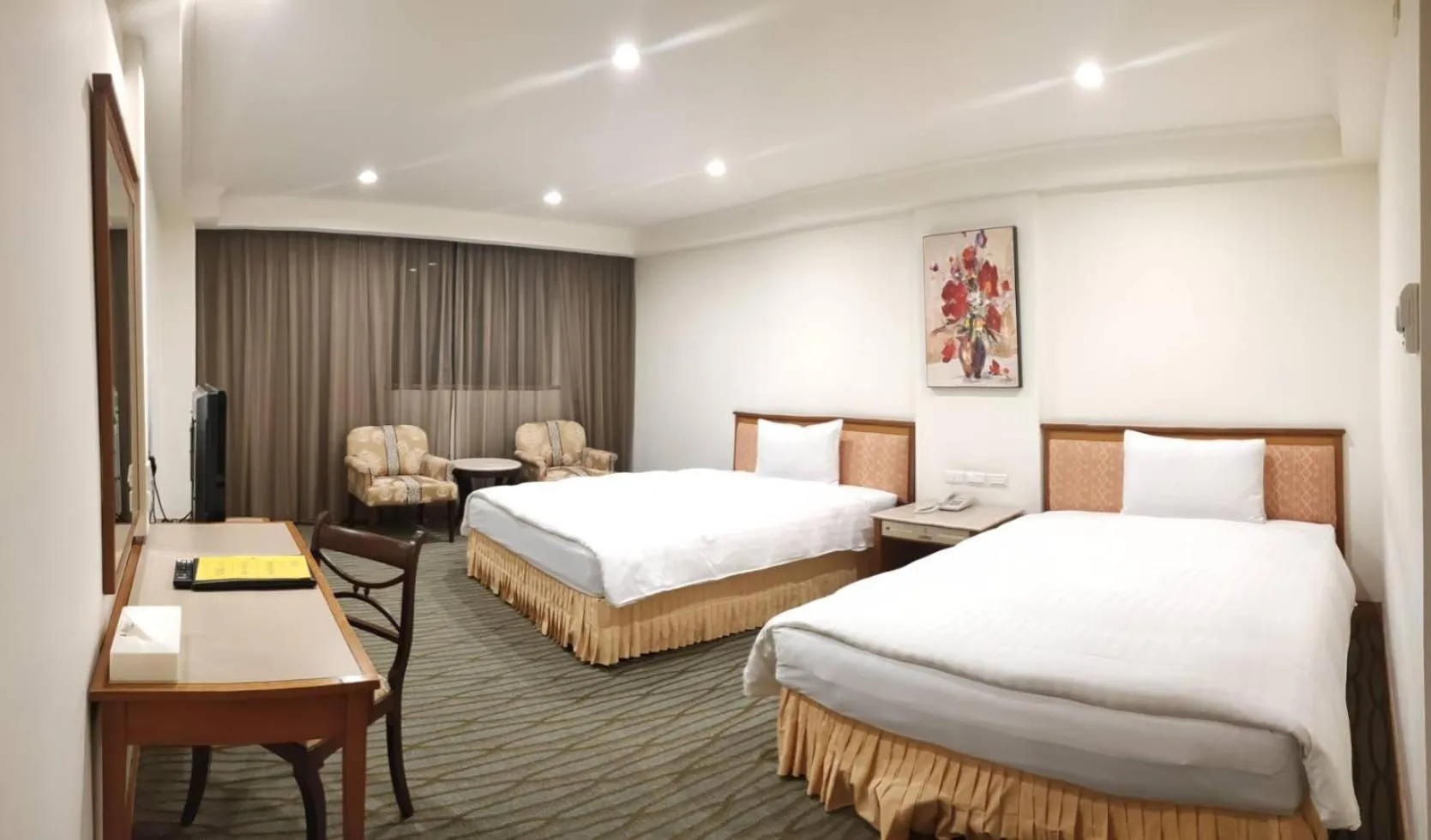 Photo of the whole room, Bed in Apollo Hotel