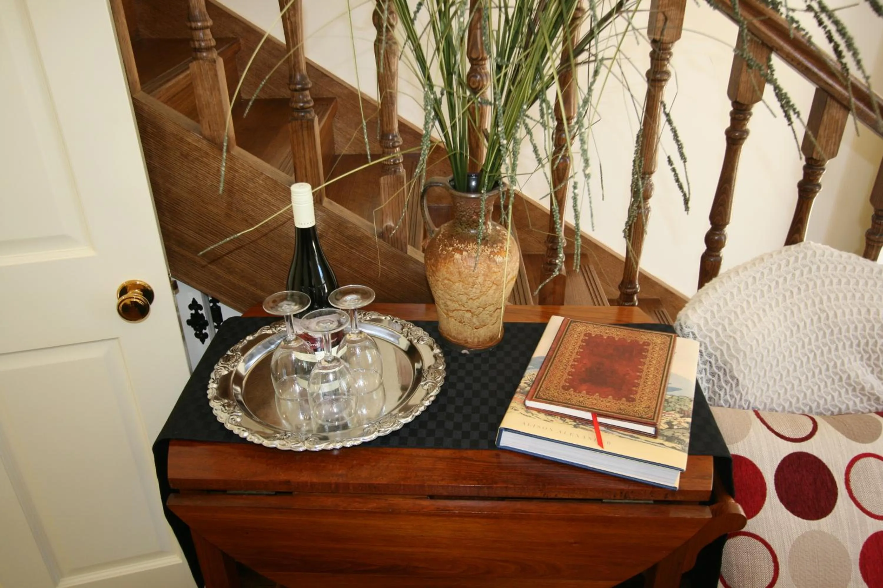 Seating area in Annies Garden Cottage