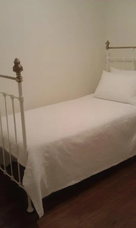 Bed in Annies Garden Cottage