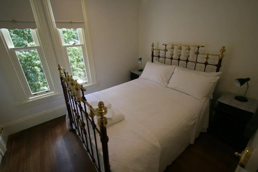 Bed in Annies Garden Cottage
